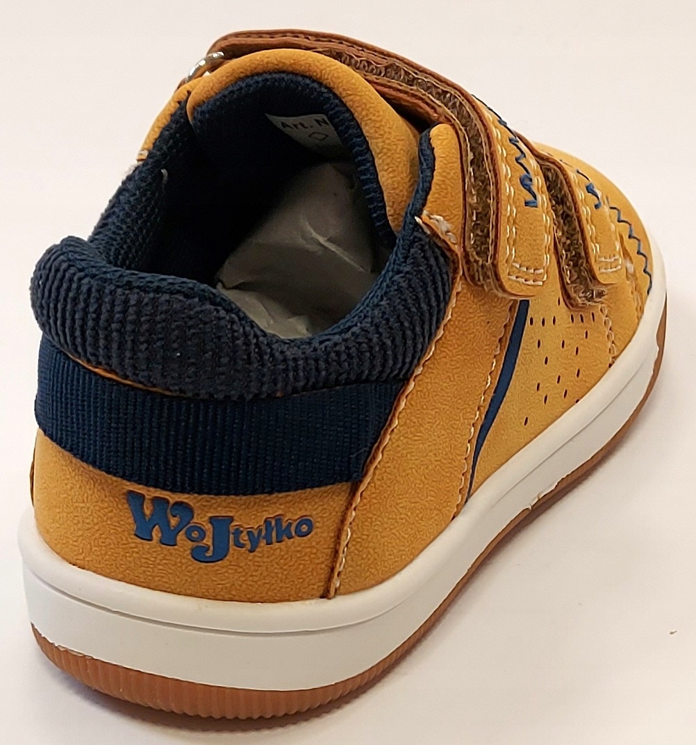 WOJTYŁKO PÓŁBUTY TRZEWIKI SPORTOWE CAMEL RZEPY R 28 W 17,50 CM Płeć chłopcy