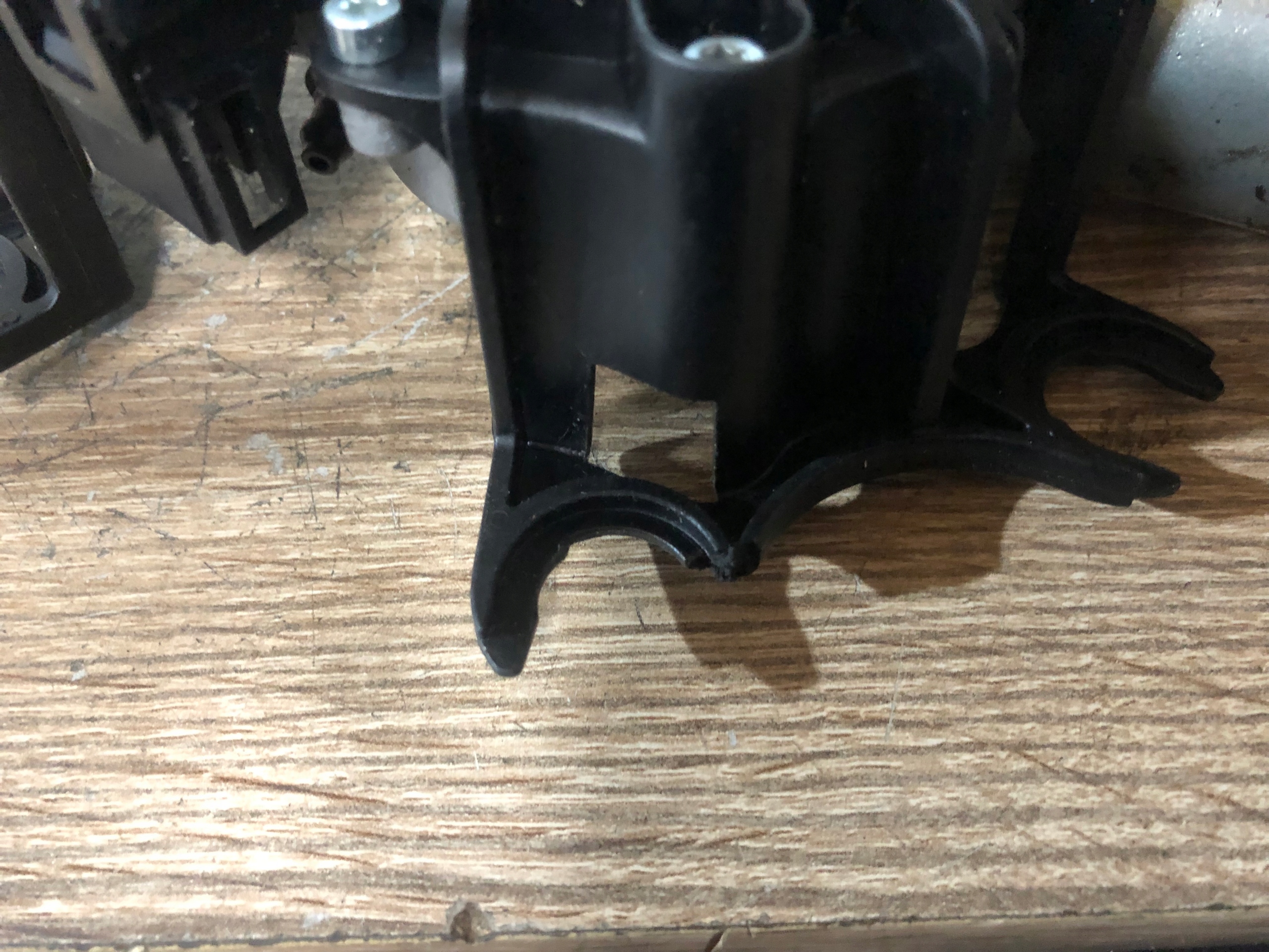 SILNICZEK SZYBERDACHU MERCEDES VITO 4479061600 Car type Cargo vans