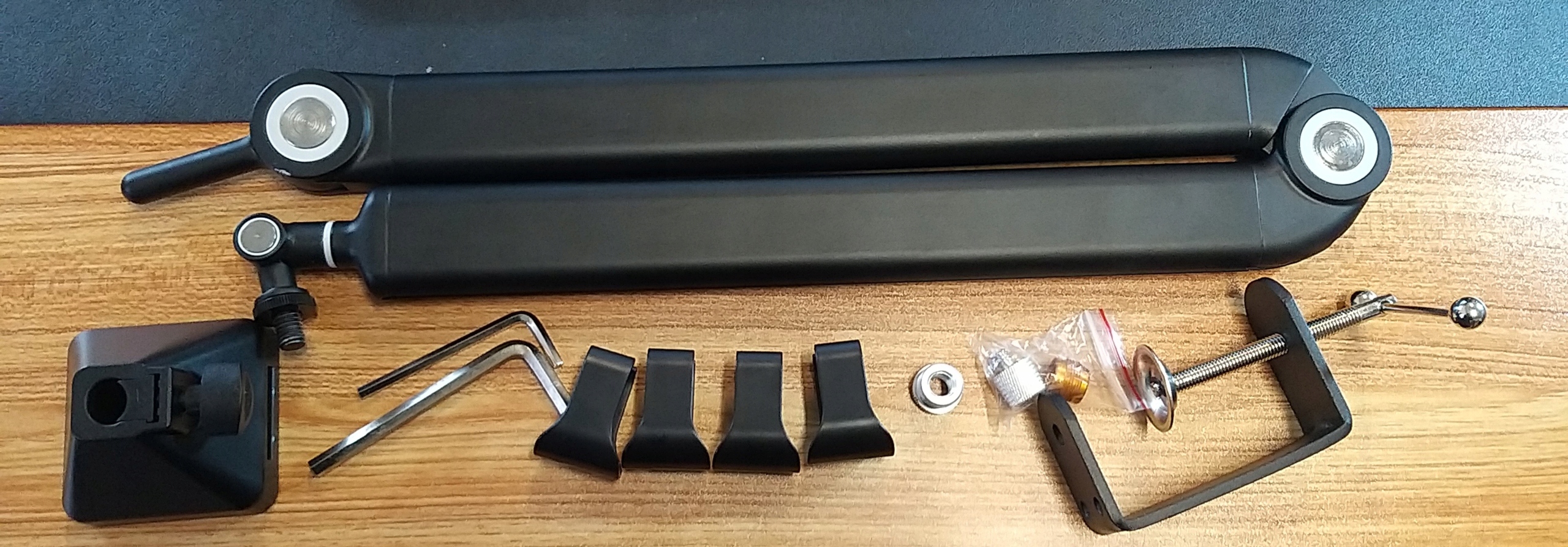 UCHWYT DO MIKROFONU RAMIĘ BIURKOWE AFAITH MC003 Model x