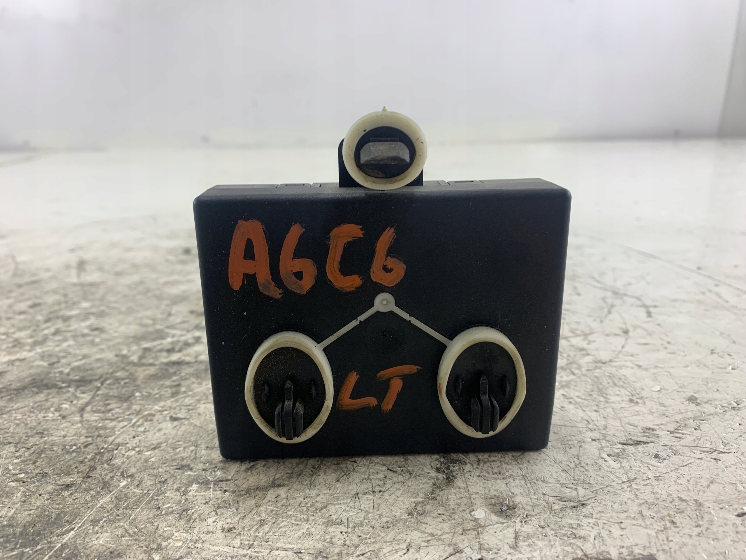 AUDI A6 C6 modul Tür links heck 4F0959795A