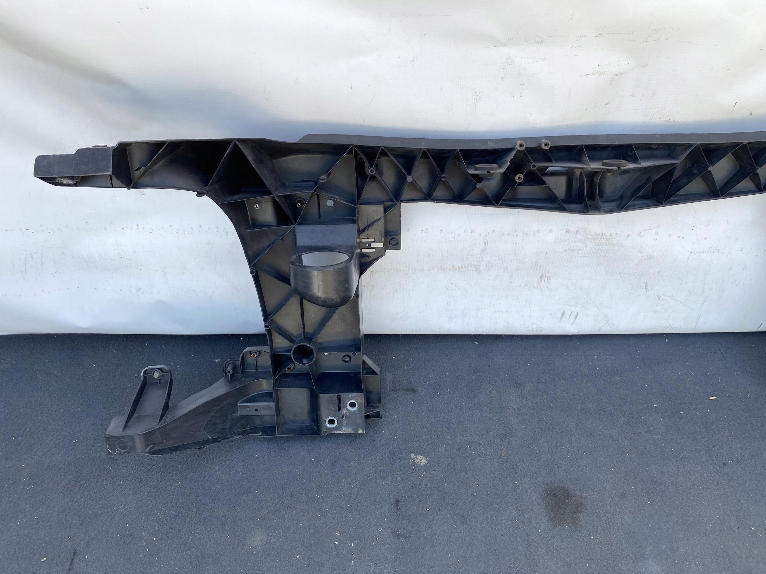 VW CRAFTER 06- Traverse de fer Armature 2E0805591A ORYGINALNE