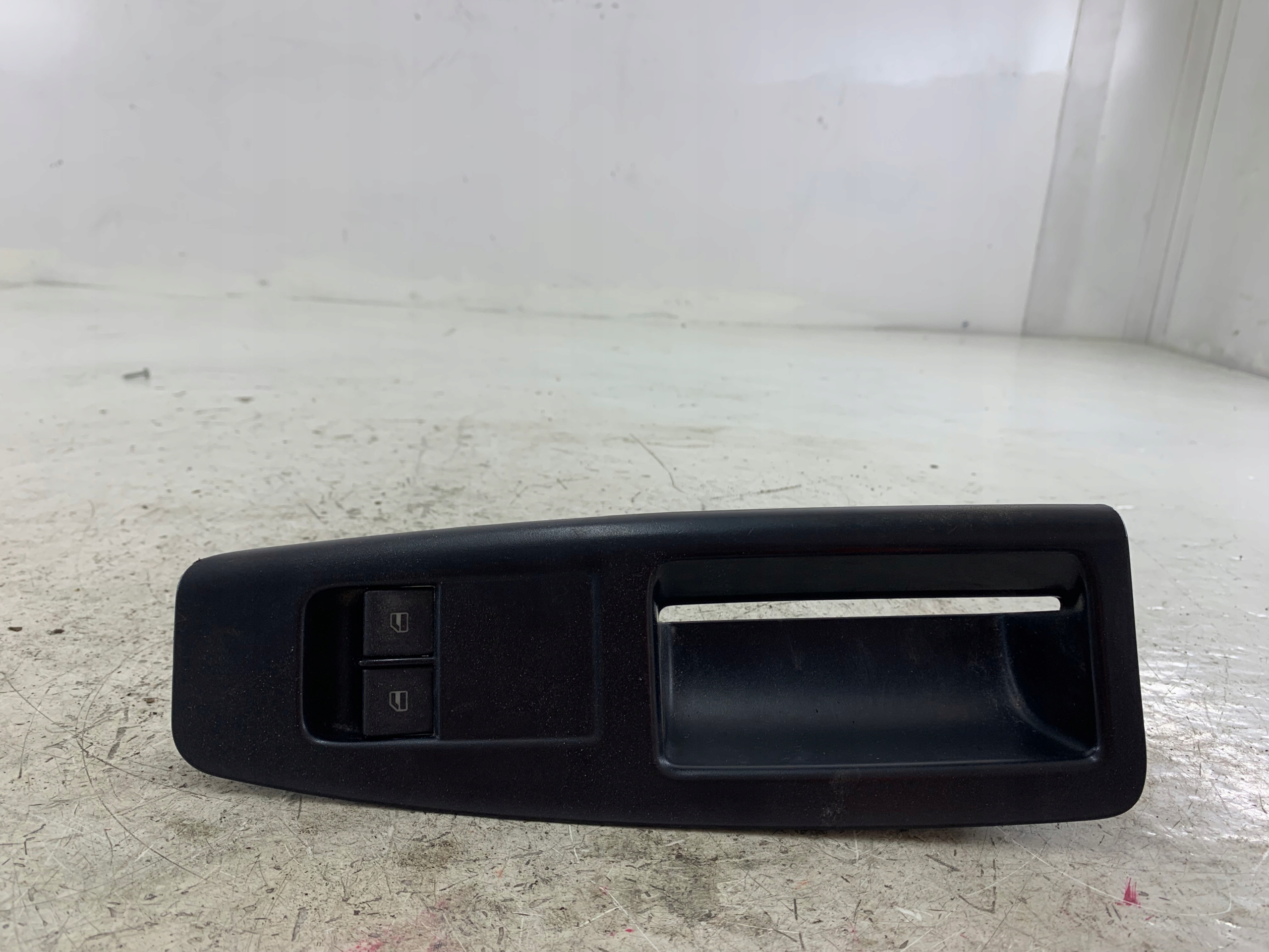 VW POLO 9N PANEL okna levý předek řidičů 6Q1867171