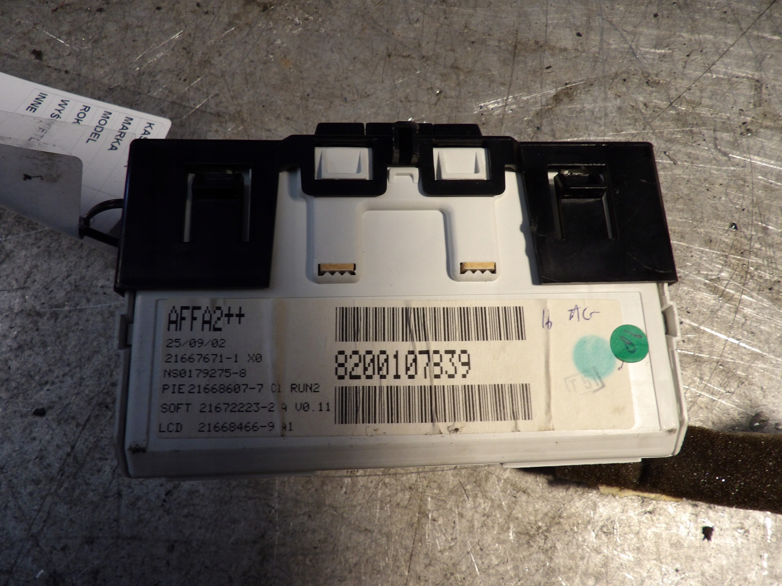 Renault Megane II display 8200107839 21667671-1
