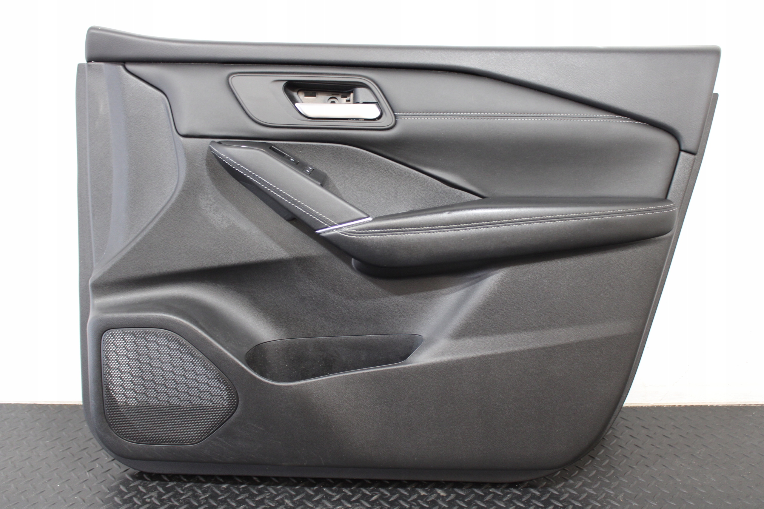 upholstery side door right front right front NISSAN QASHQAI J12