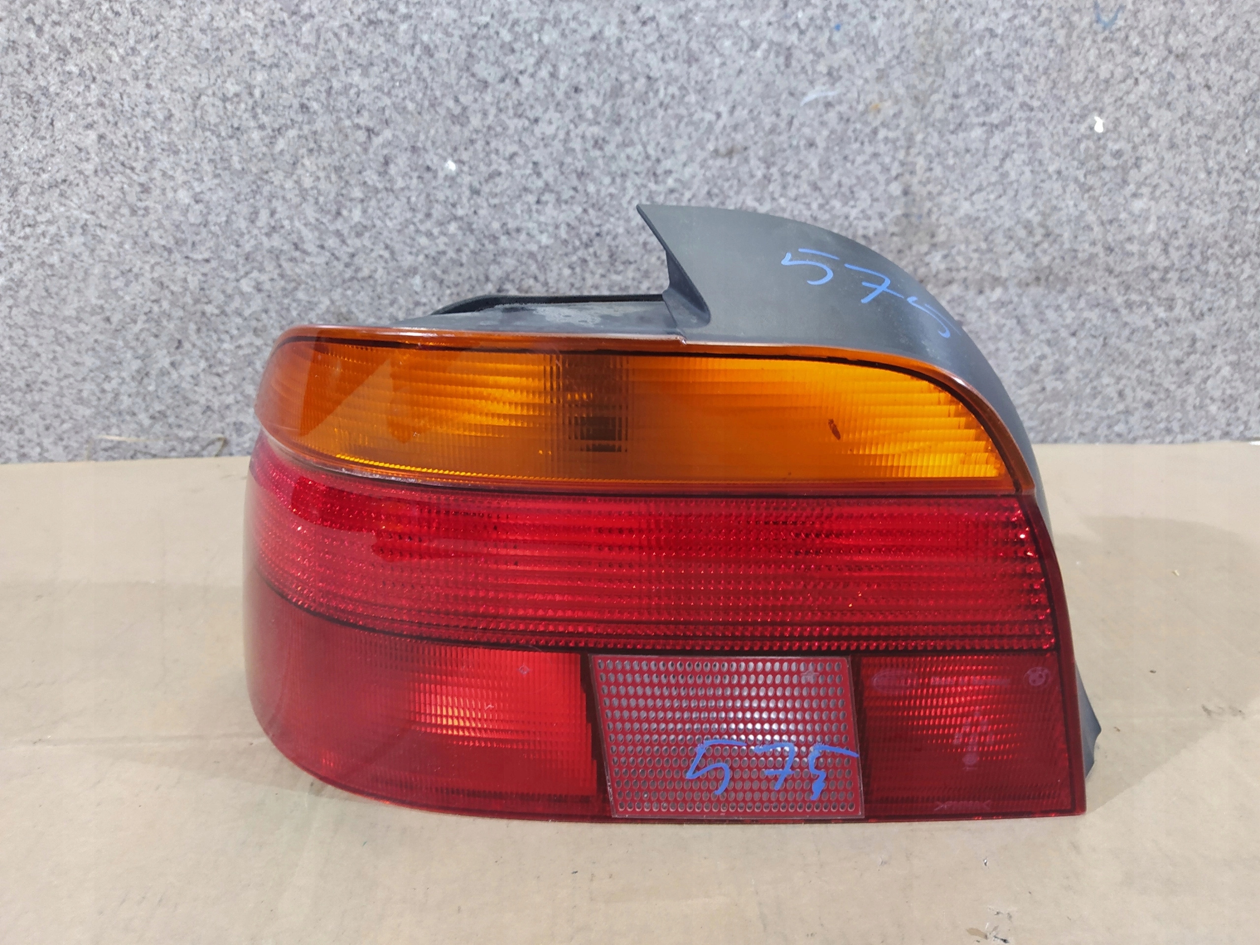 BMW E39 фонарь левый задний