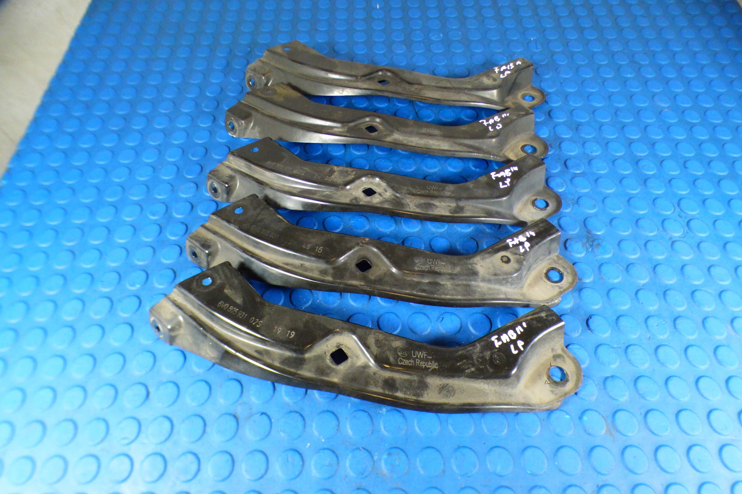 console supports lights left front 6V0805931 st.BDB original SKODA FABIA III