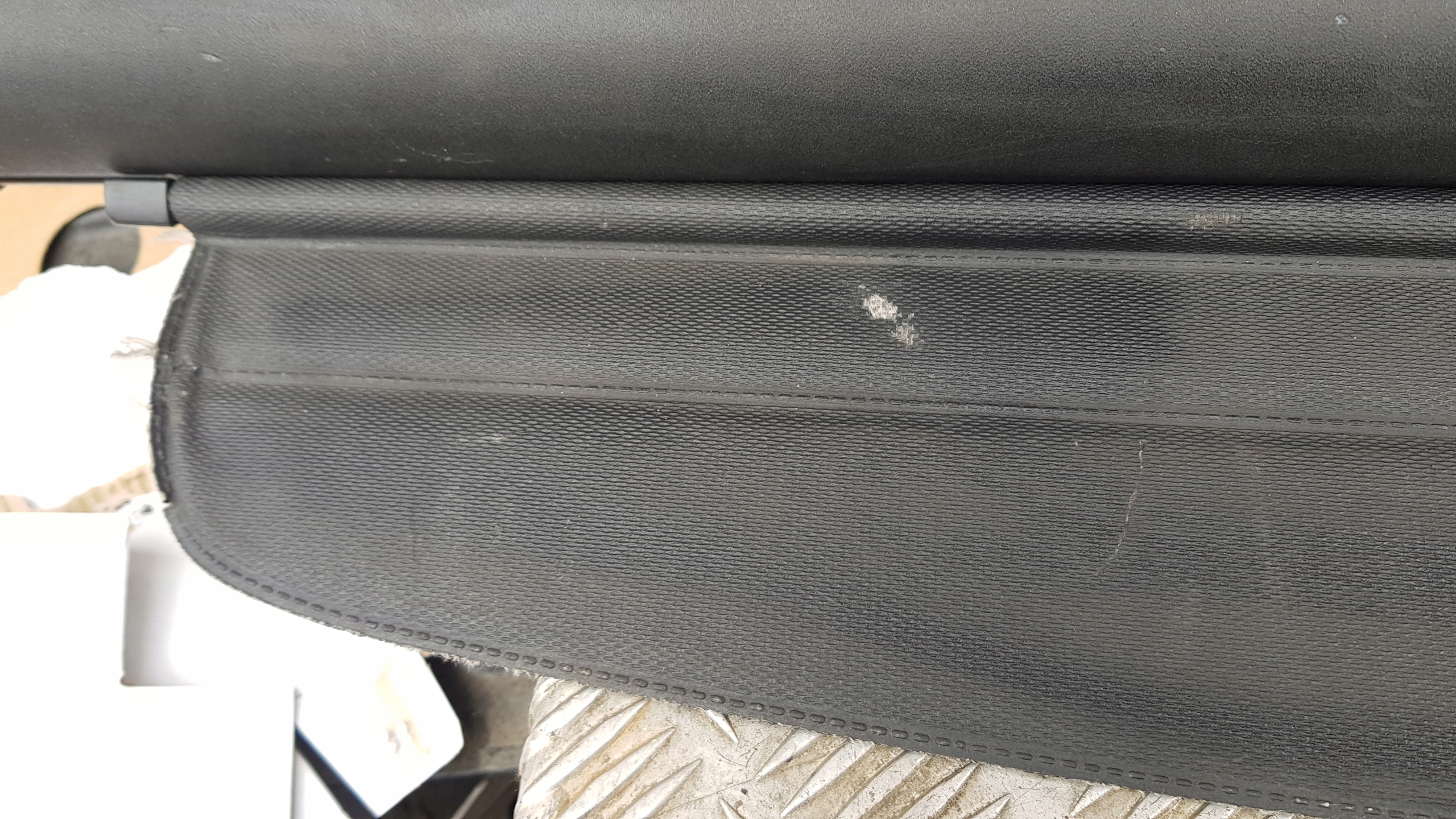 BMW E39 blinds net boot 8236357