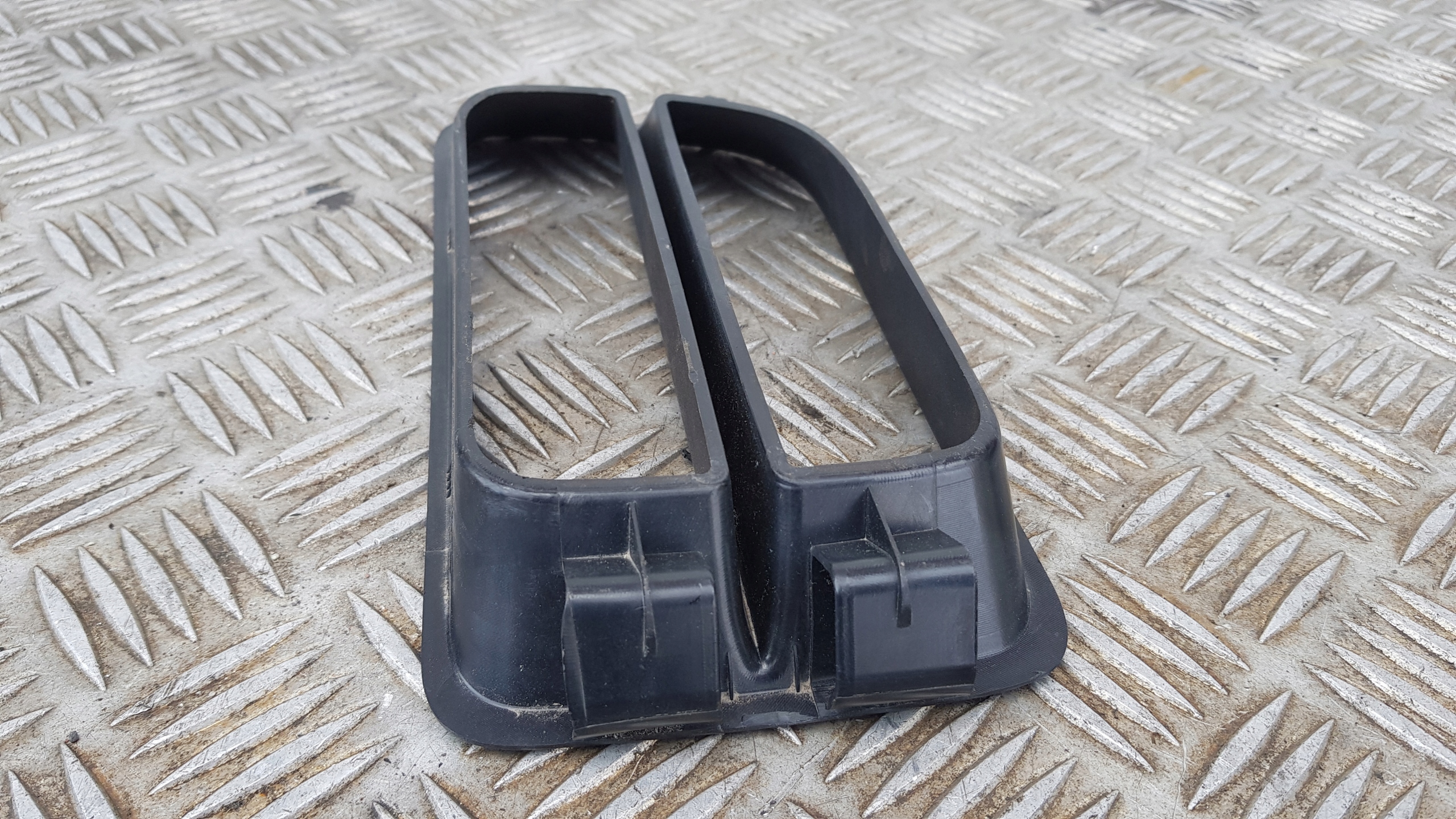 MERCEDES ACTROS MP2 MP3 grid of a bumper right