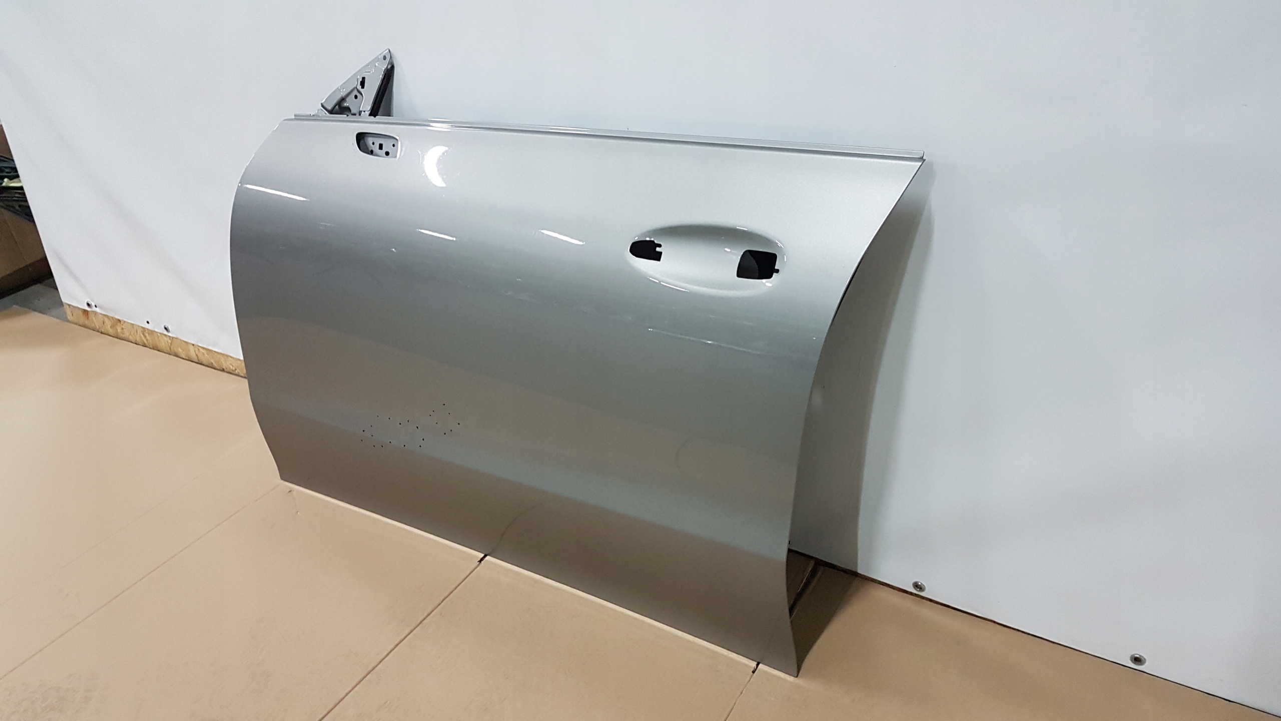 DRZWI PRZÓD LEWE MERCEDES CLA W118 Strona zabudowy przód - lewa