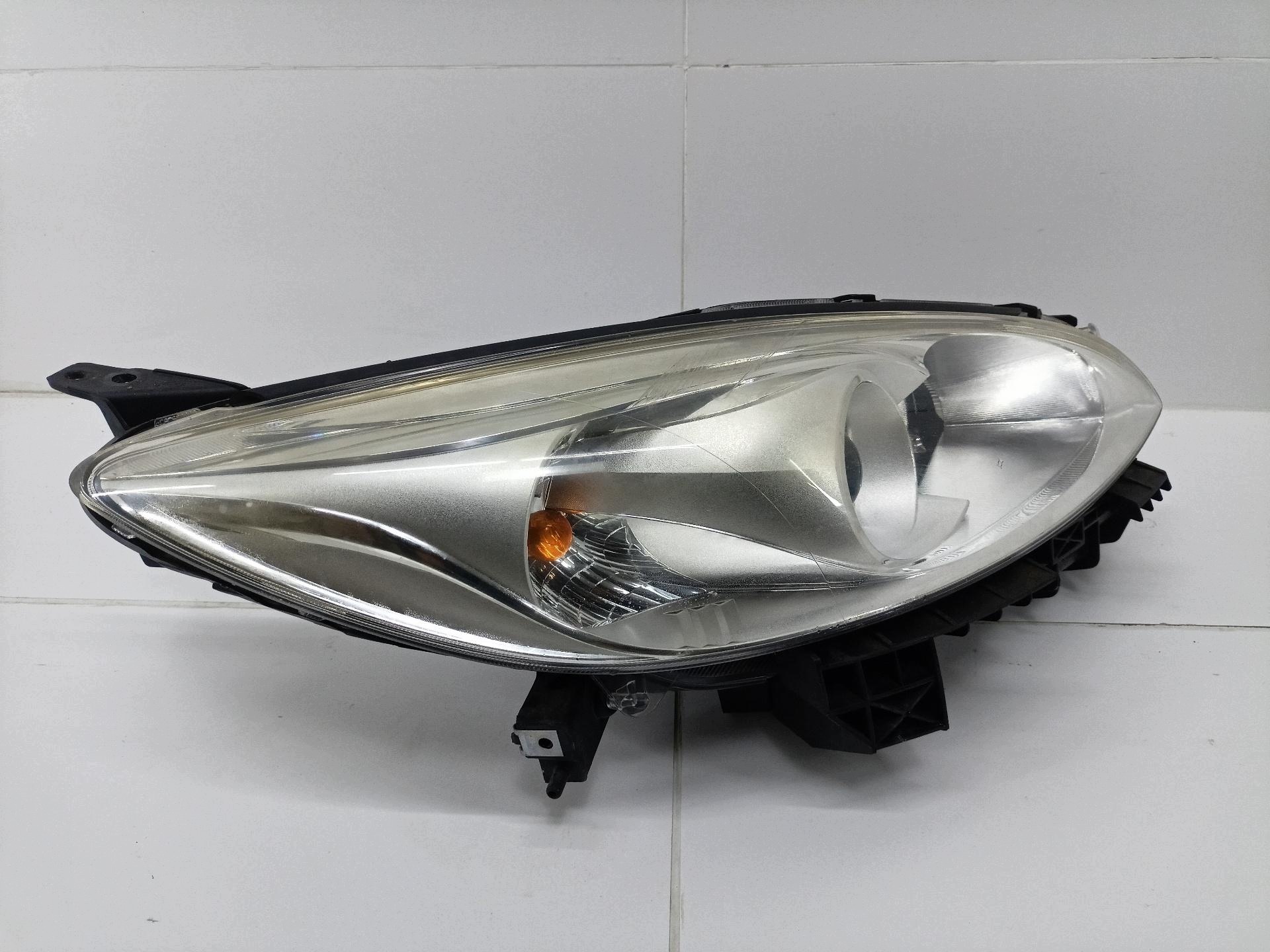 light front right side Mazda 5 2 CW 2012