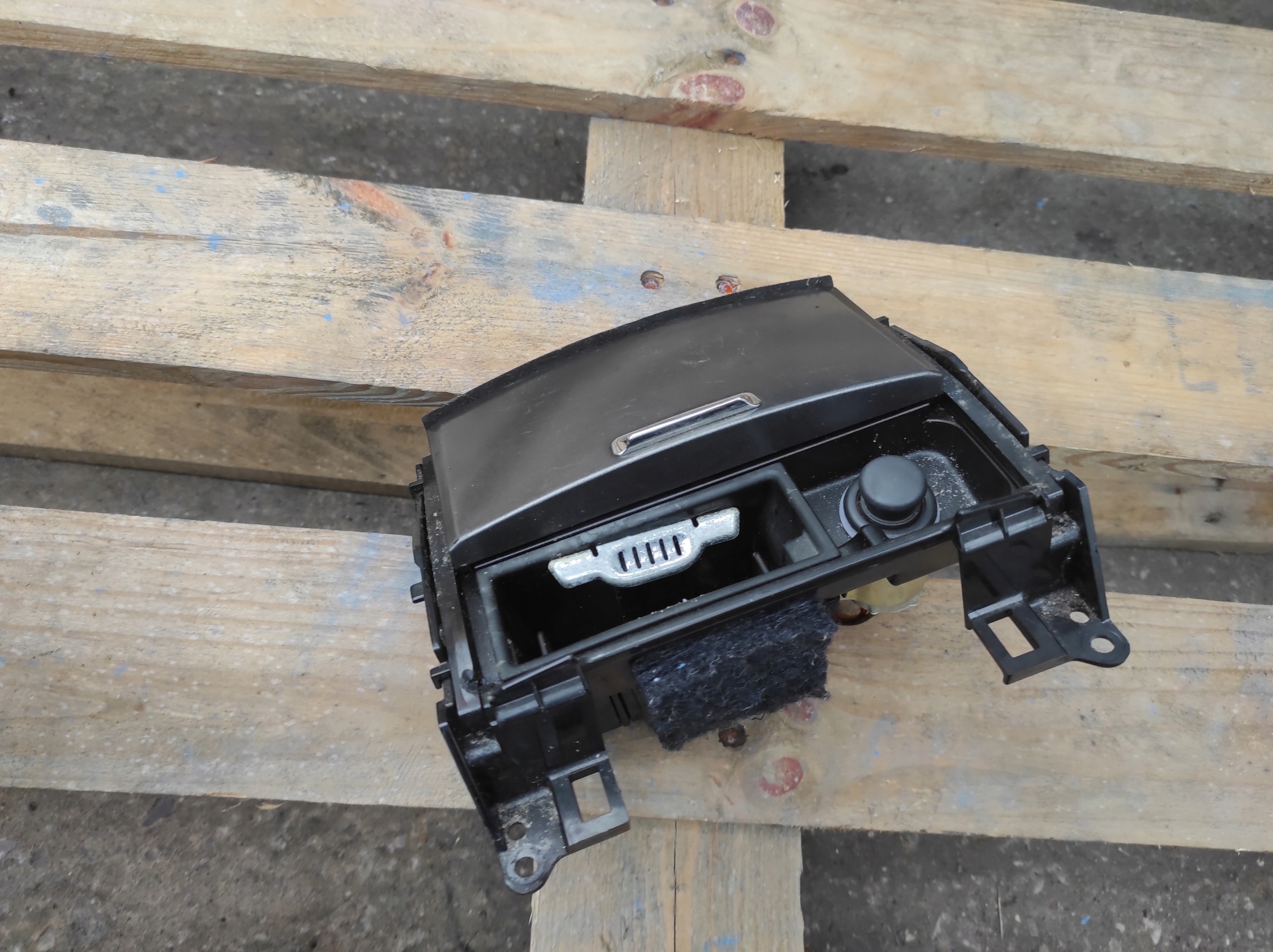 LEXUS IS 220 II XE20 cendrier 1A421-032G