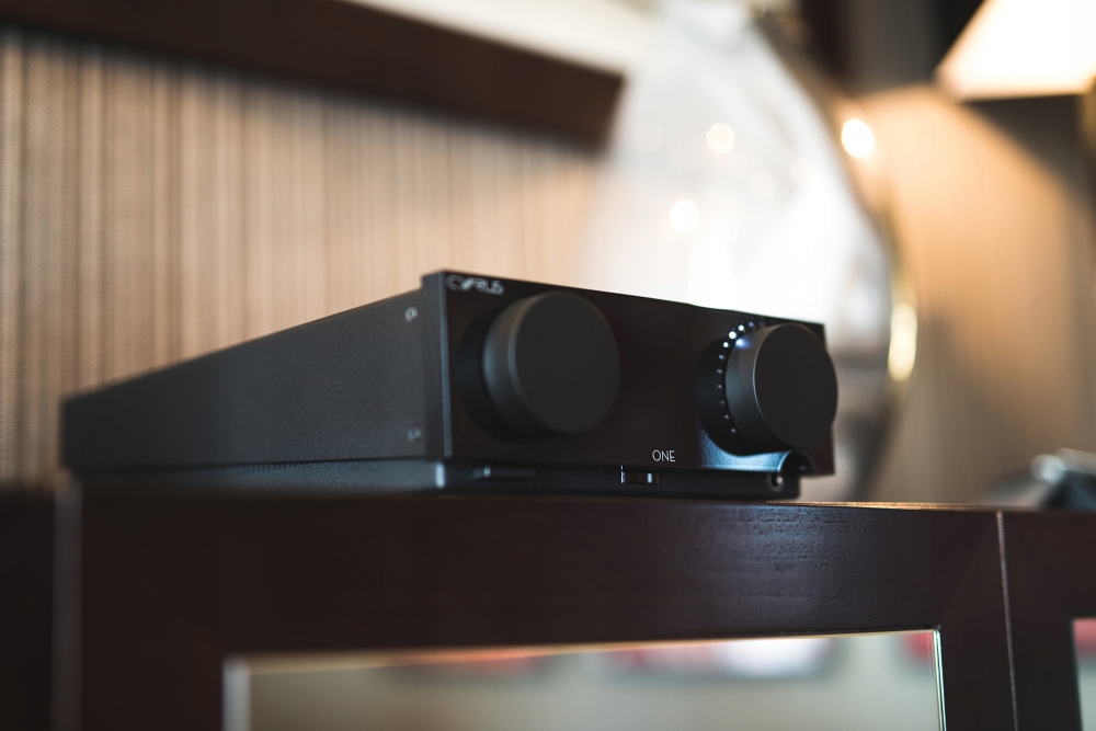 WZMACNIACZ CYRUS ONE Kod producenta CYRUS ONE Cast