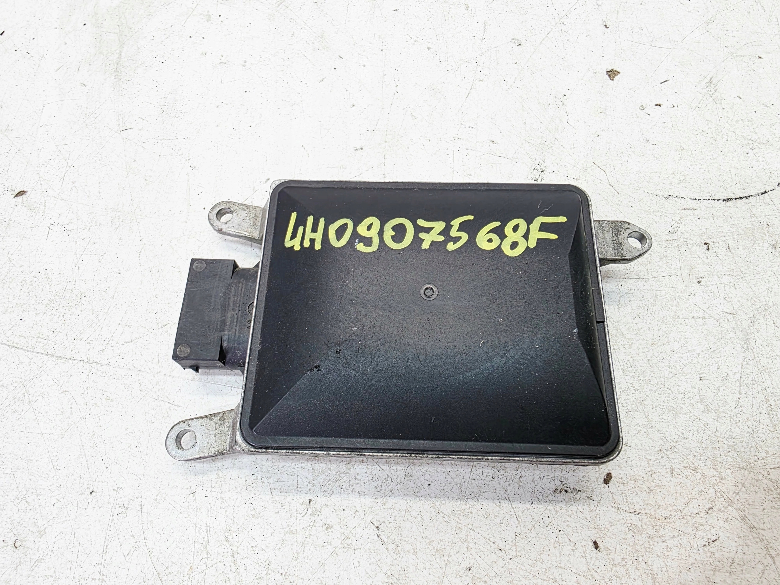 ASYSTENT changes supports RUCHU module AUDI A8 D4 4H0907568F