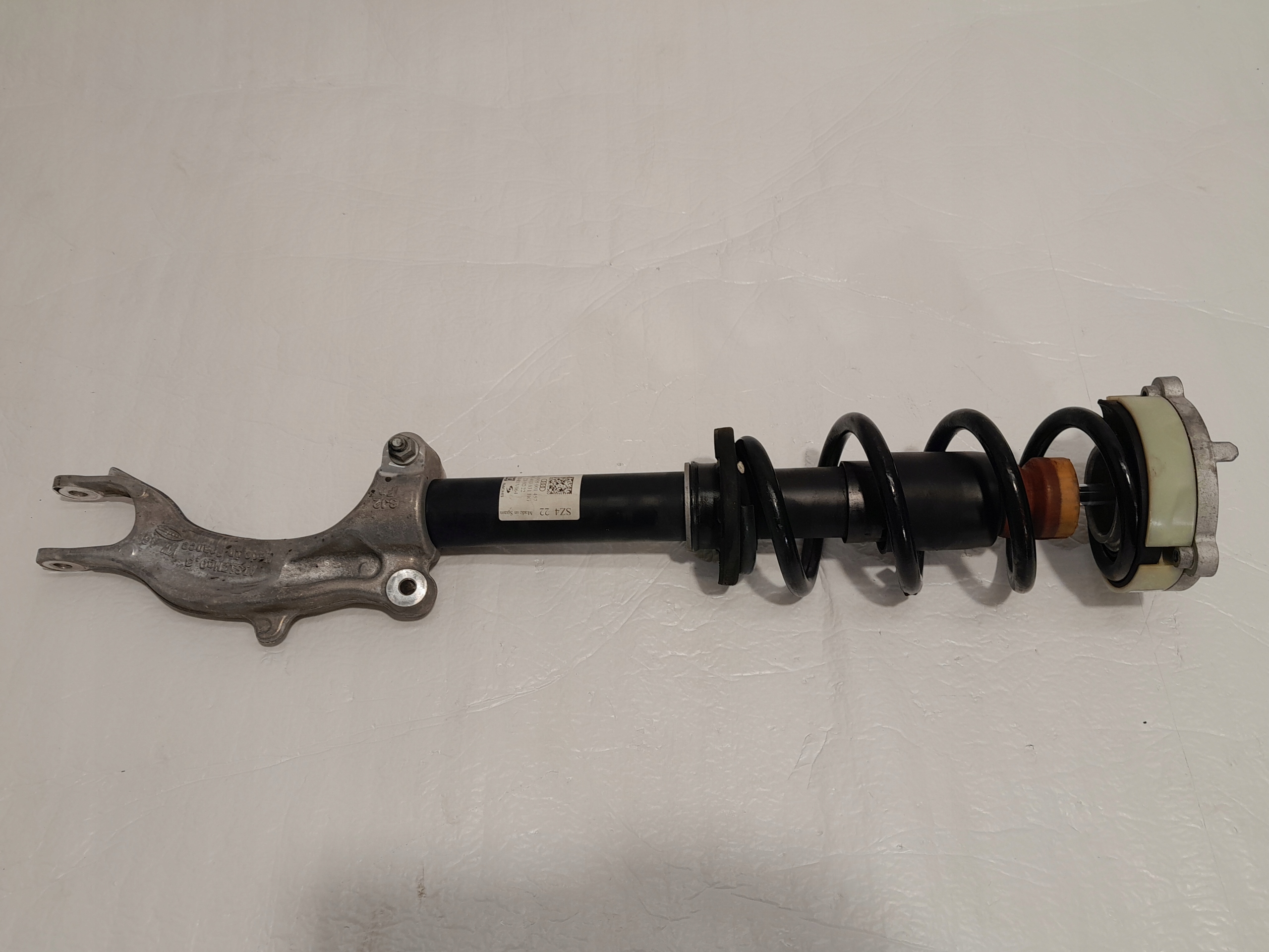 AUDI A4 B9 LIFT shock absorber left front 8W0413031BG