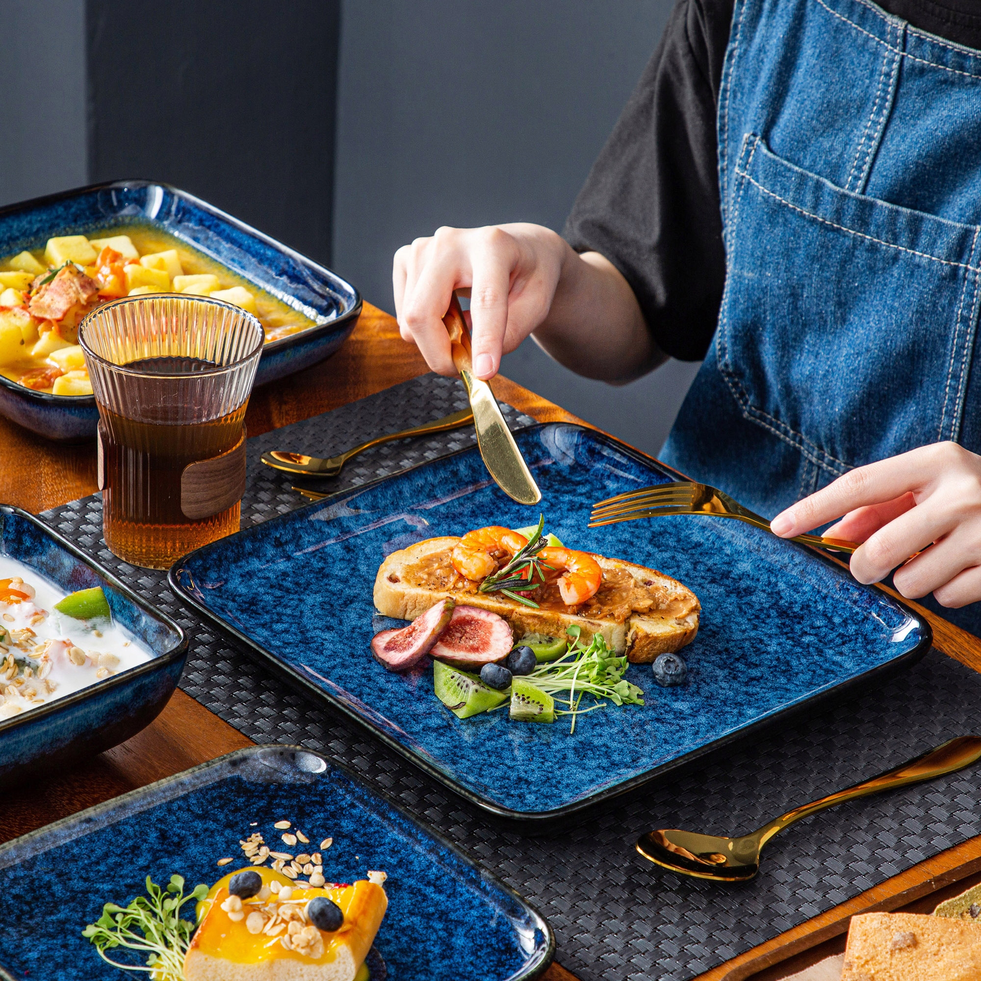 SERWIS OBIADOWY VANCASSO STERN KWADRAT 16 szt. PREZENT ŚWIĘTA KAMIONKA Liczba osób 4