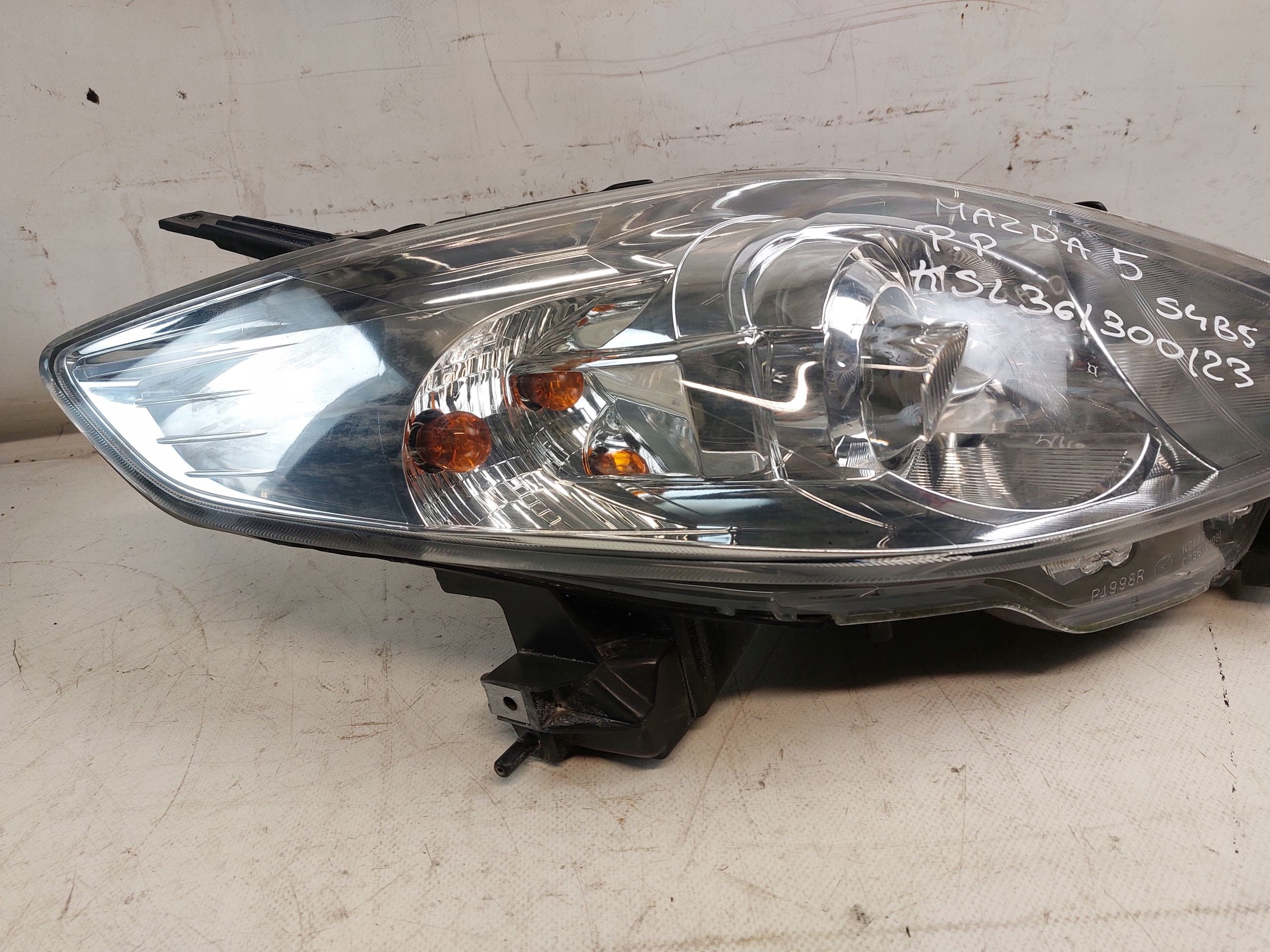 light right front MAZDA 5 and