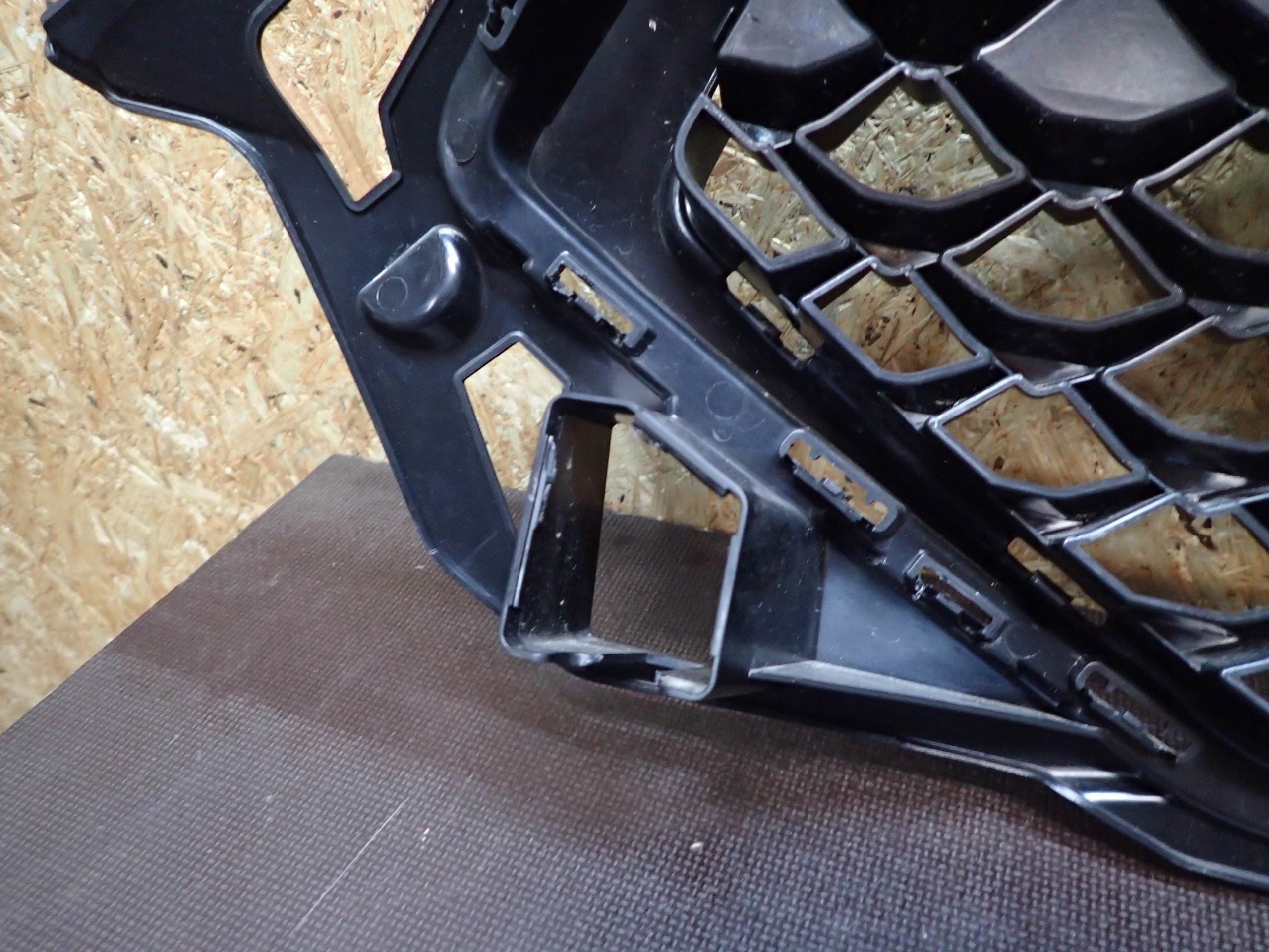 GRILLE SEAT ATECA LIFT 575853654M