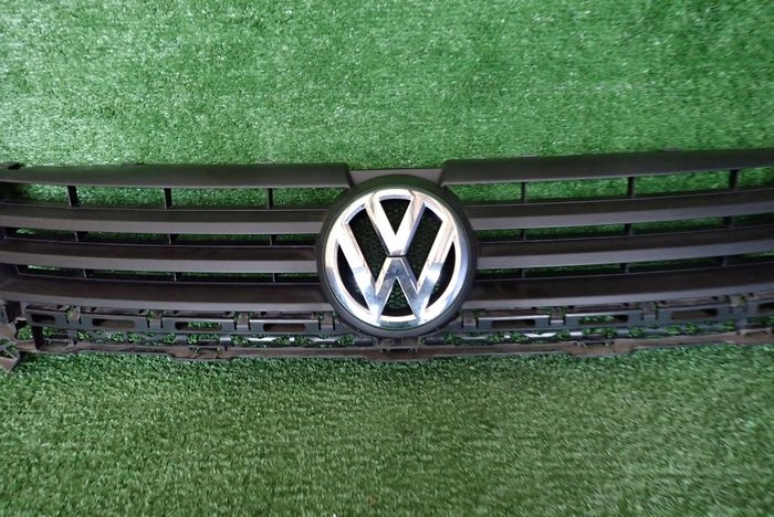 VW CADDY LIFT 10-15 Grille