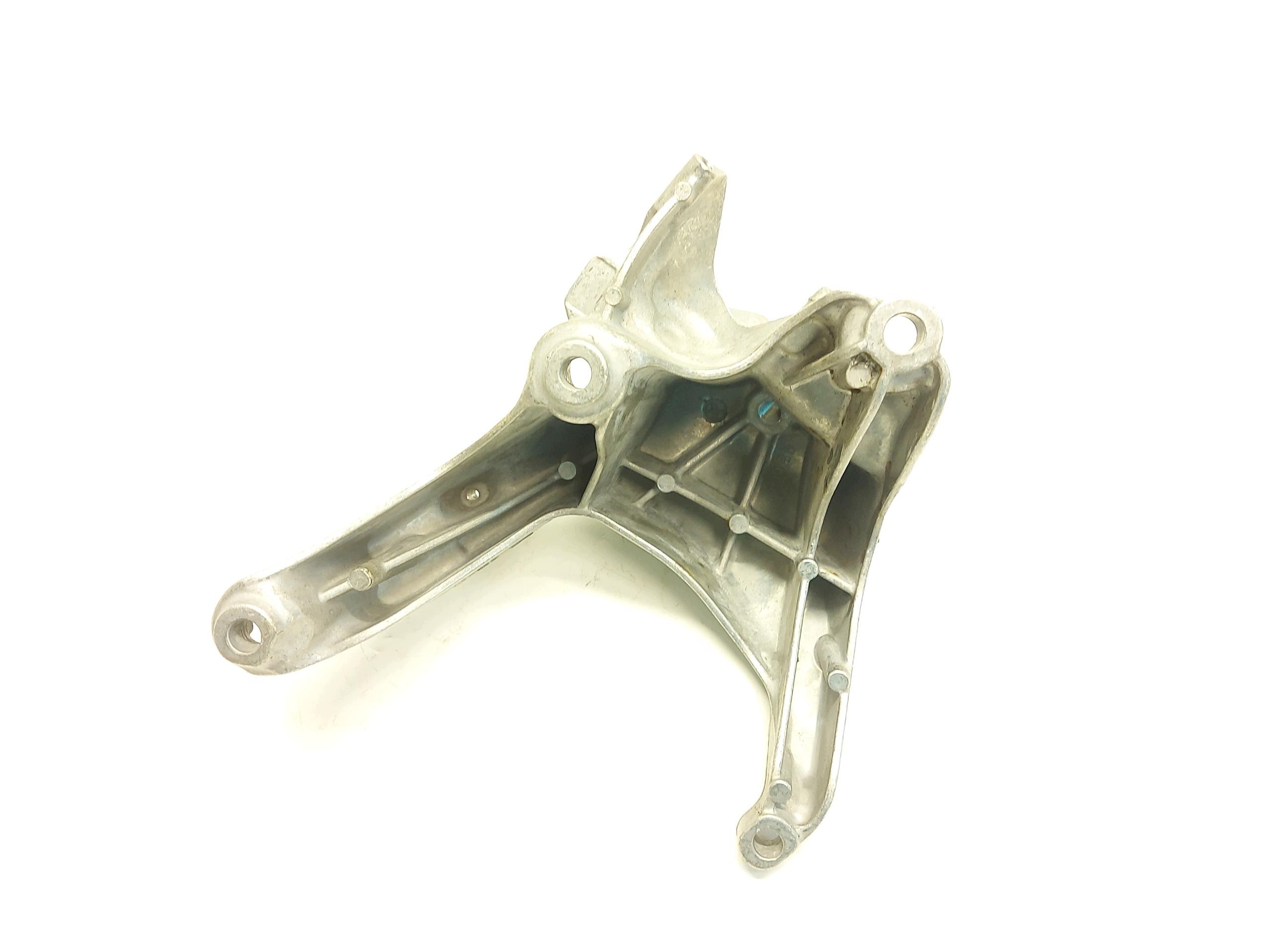 AUDI A5 8B3 B10 AVANT 2.0 TDI holder engine mount left 4M0199307CP
