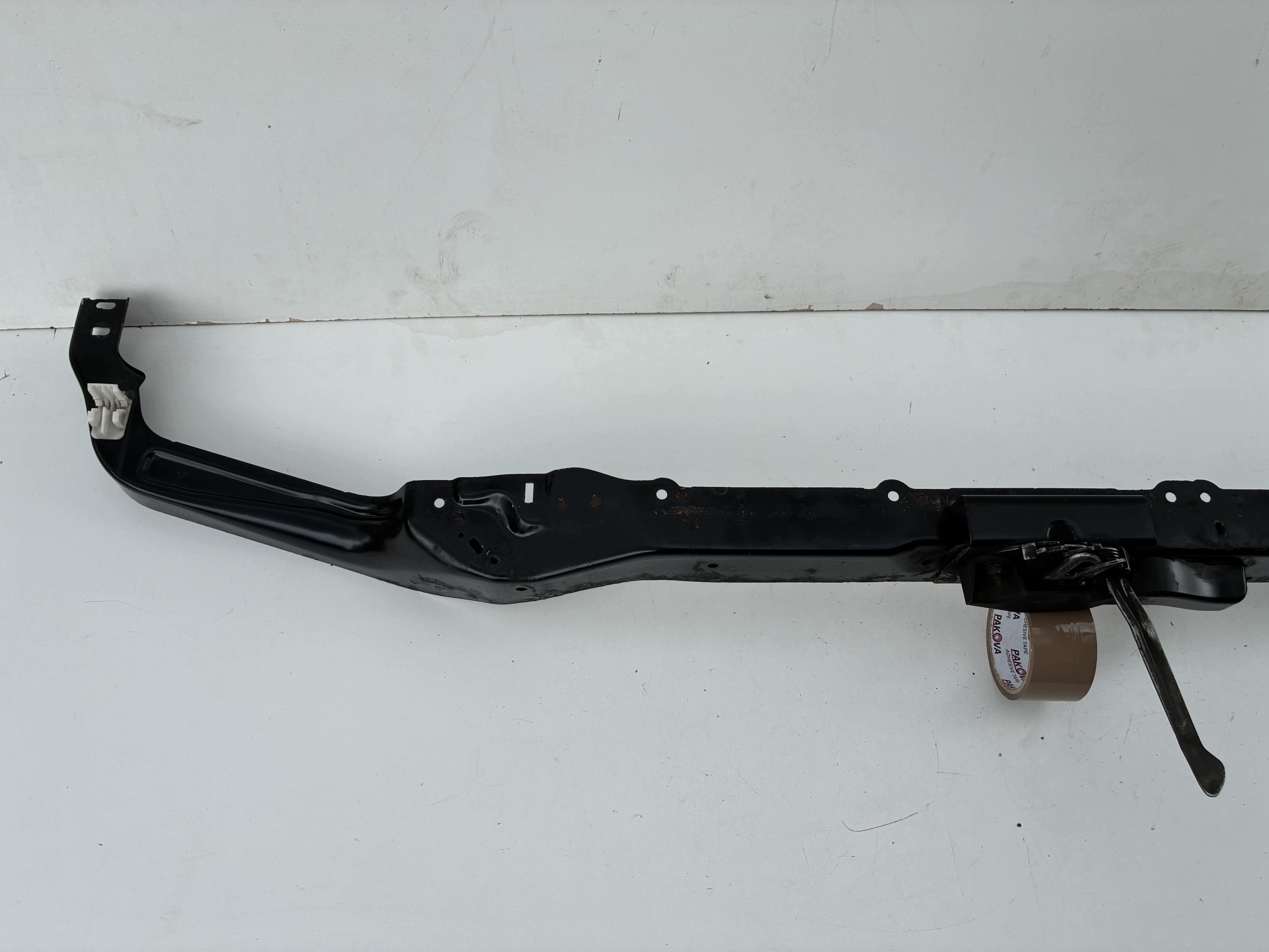 support panel for radiators pillar upper sider lock Citroen C4 Picasso and 06-13r =OEM=
