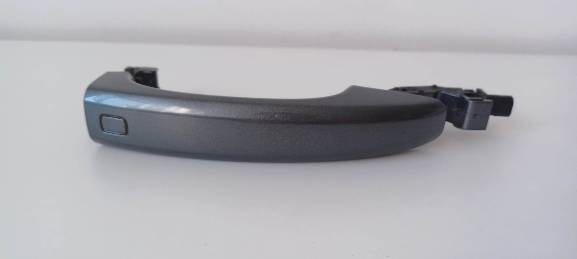handle left AUDI A4 A5 Q5 8T0837205A