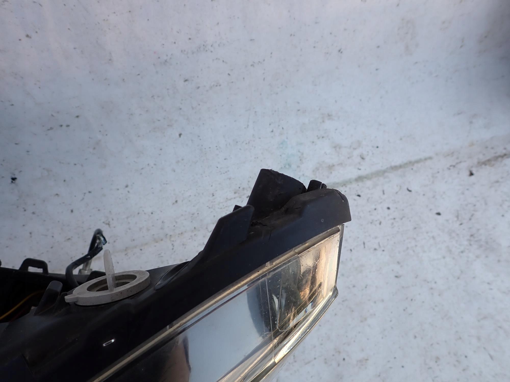 CITROEN C4 PICASSO and 06-10 light front left KSENON