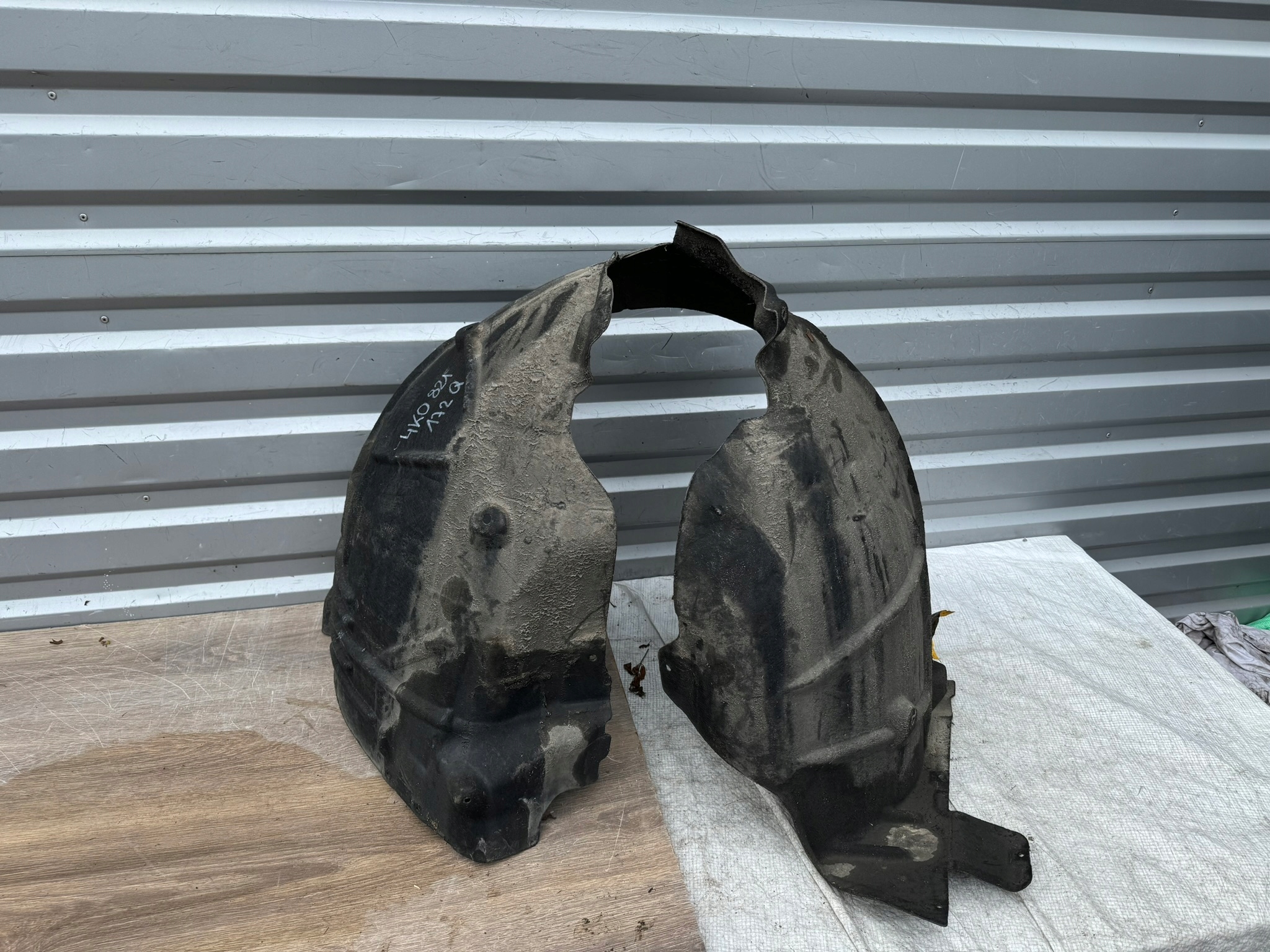 ПОДКРИЛЬНИК ПЕРЕД СПЕРЕДИ ПРАВЕ AUDI A4 B8k0821172q