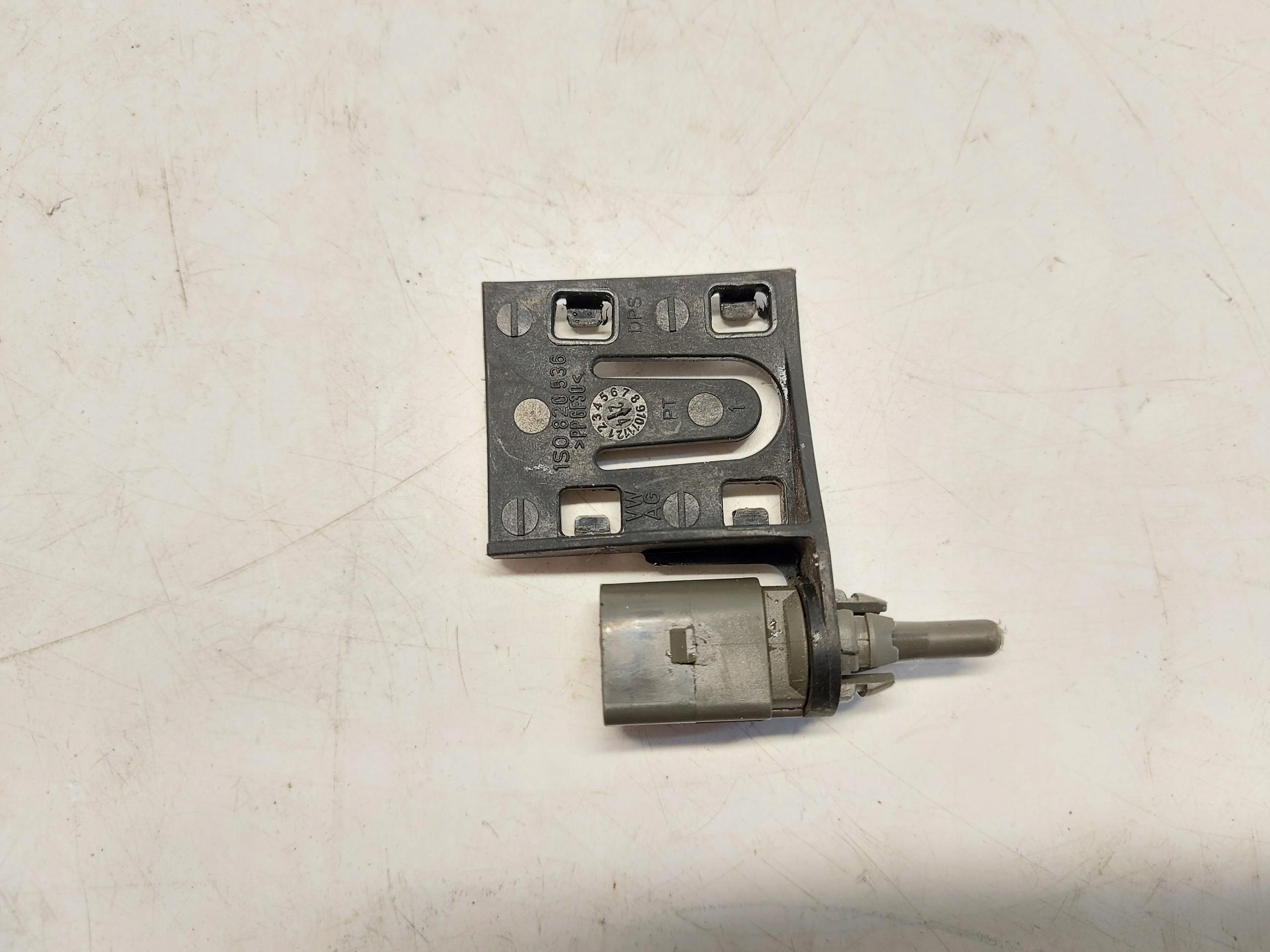 Ford Explorer VII R2KB sensor temperatury zewnetrznej 8Z0820535B