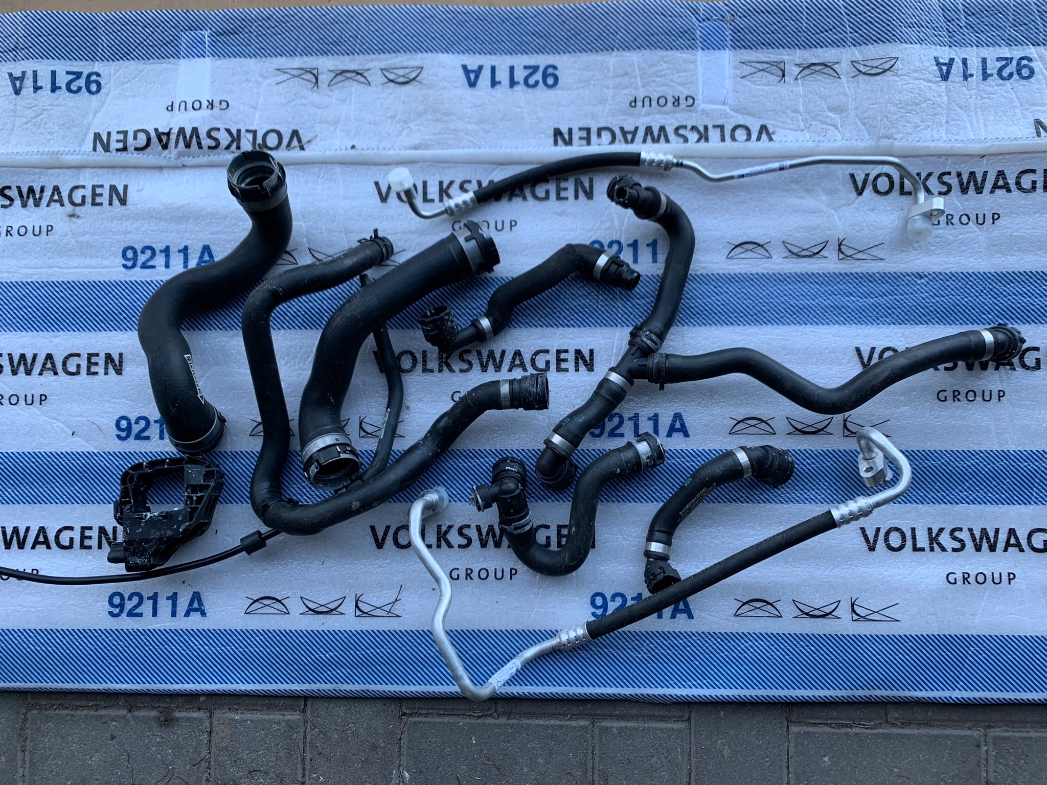 A2138308604 - MERECEDES W213 Кондиціонер водопровід комплект