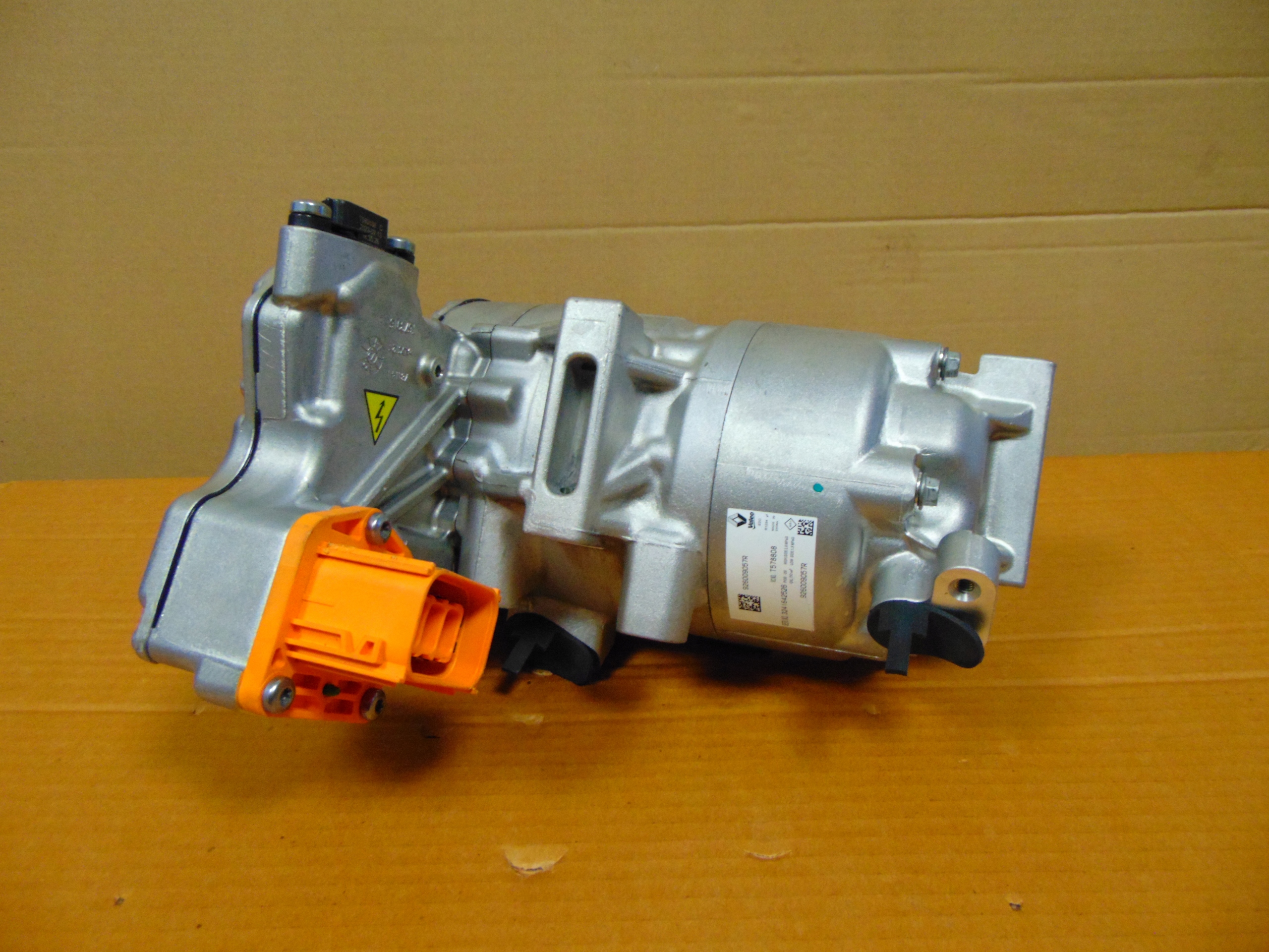 компрессор кондиционера renault AUSTRAL 926009057R