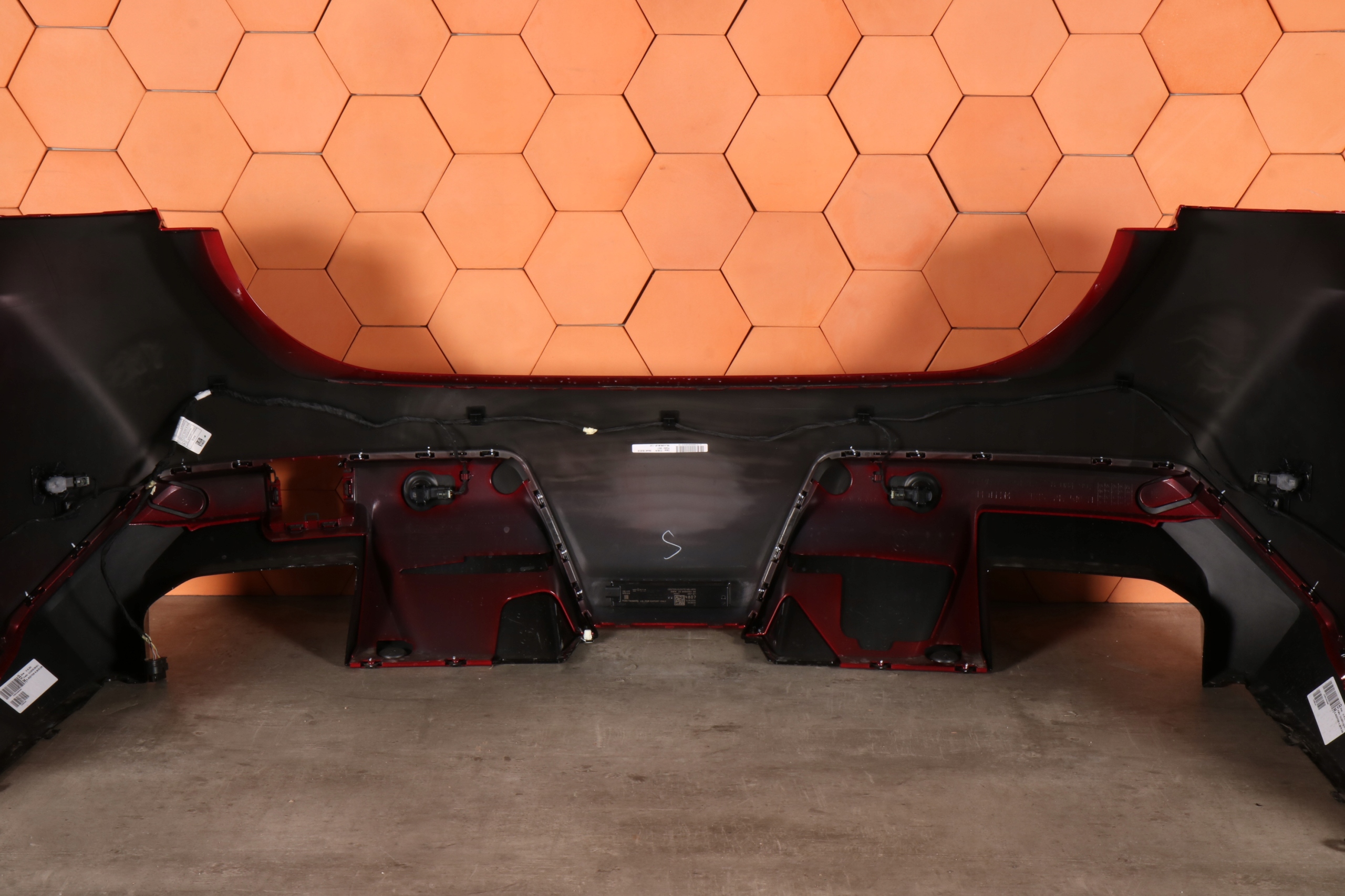 BMW M5 G90 complete bumper rear part rear colour C68 DRAGON FIRE RED