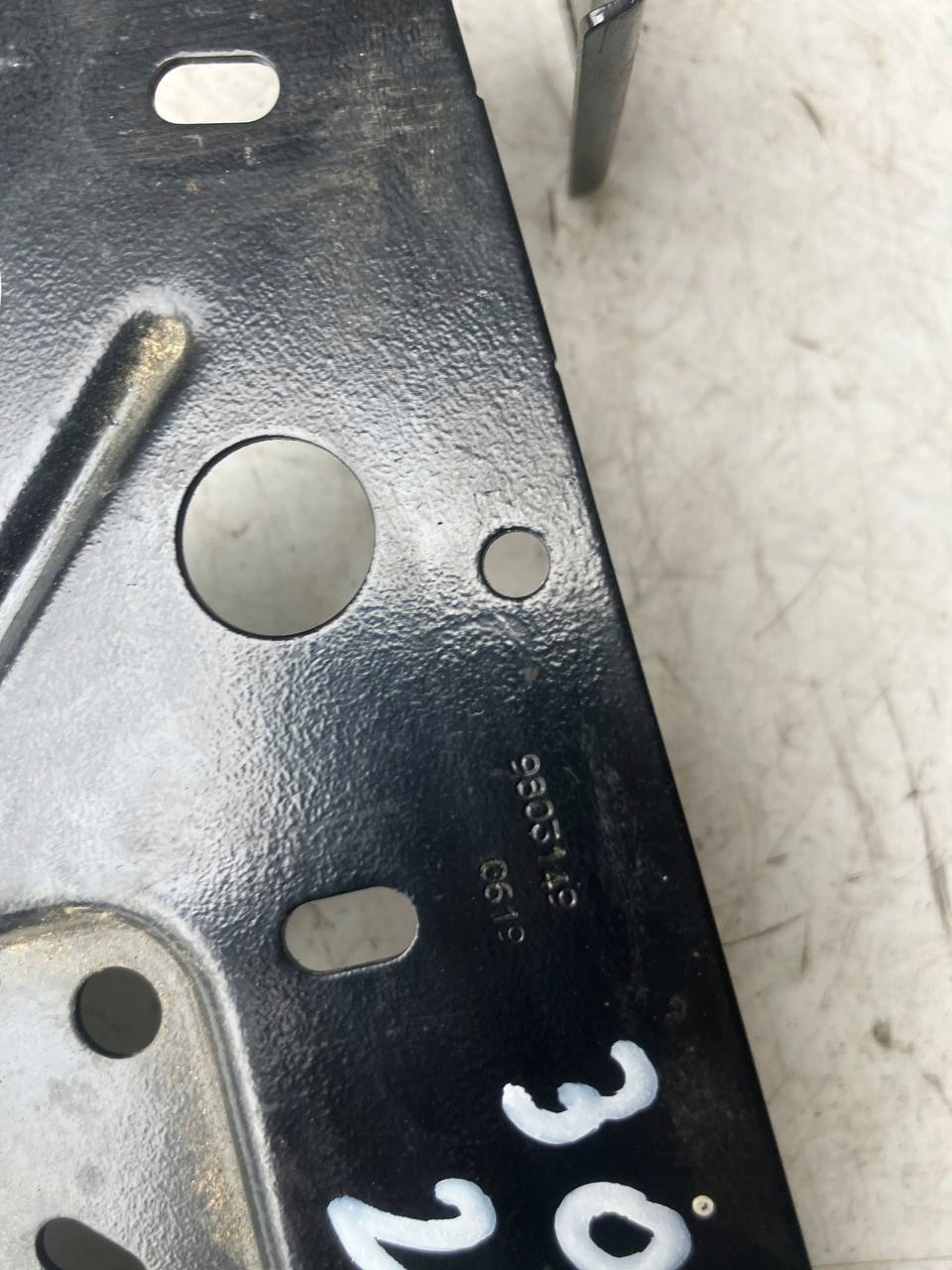 console bracket LEWEJ PODLUZNICY PEUGEOT 308 T9 98031492