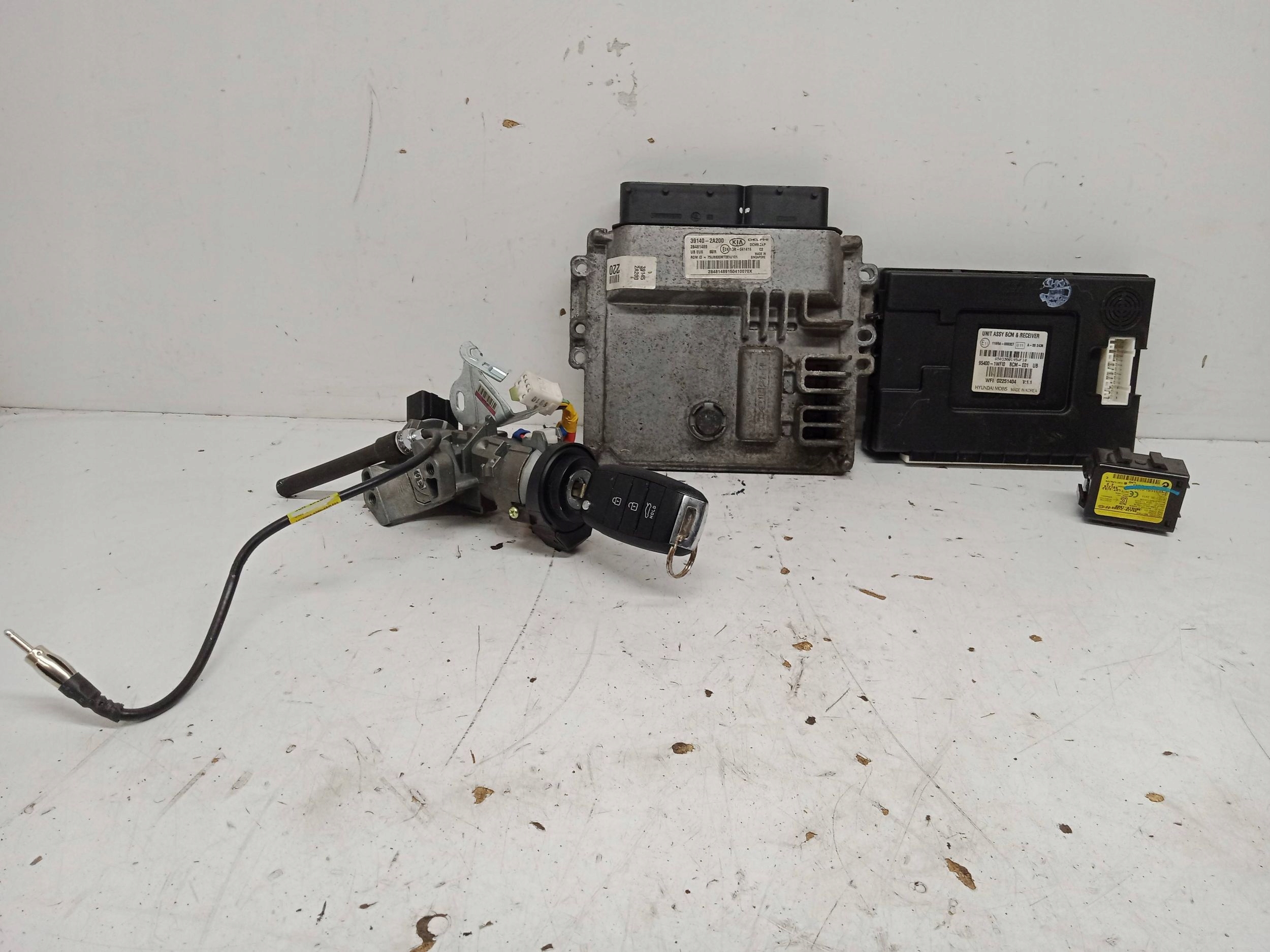 KIA RIO III LIFT 1,1 CRDI computer ignition running board 39140-2A200 2016R