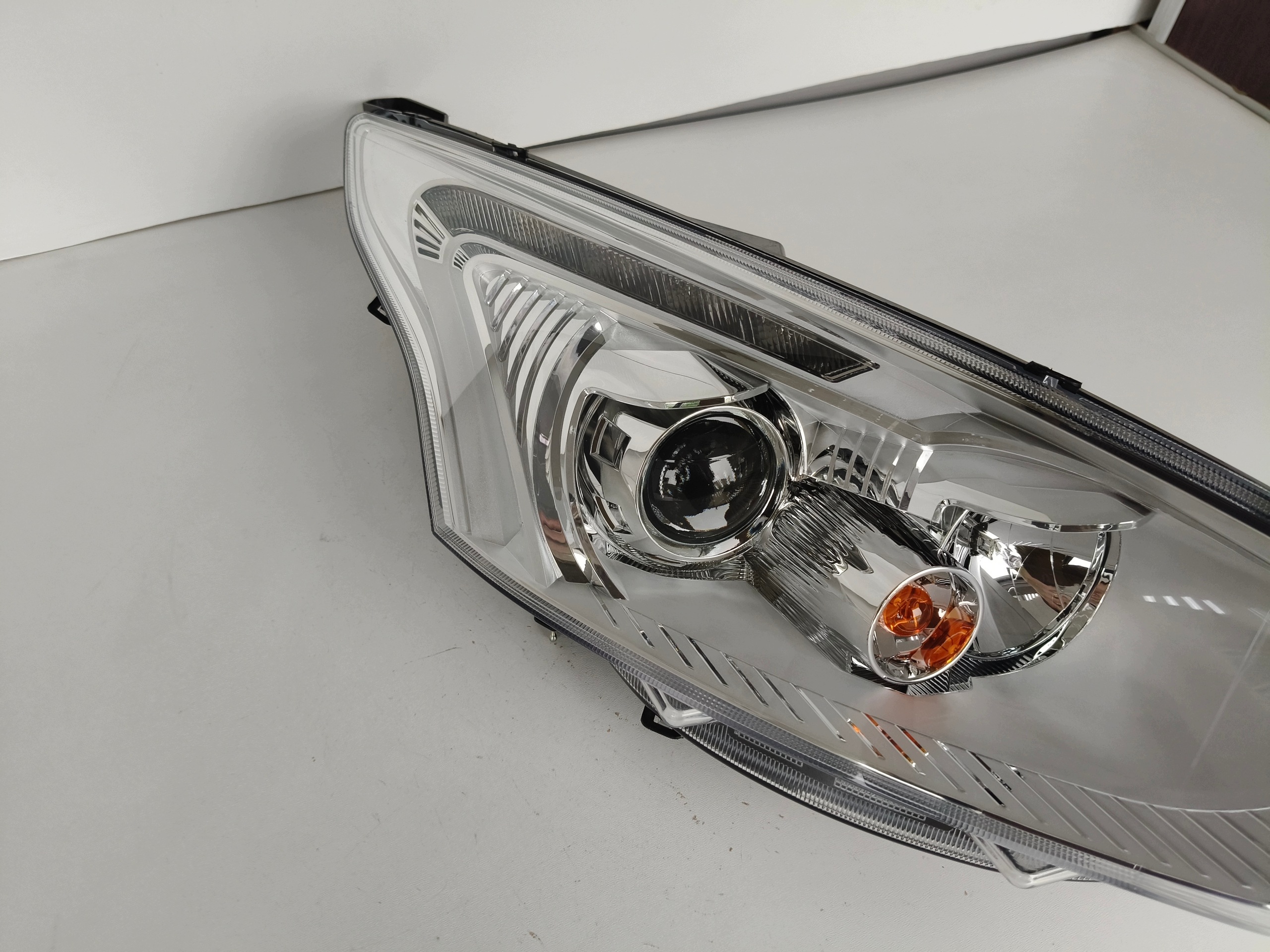 Licht rechts REFLEKTOR FORD B-MAX 13- LED