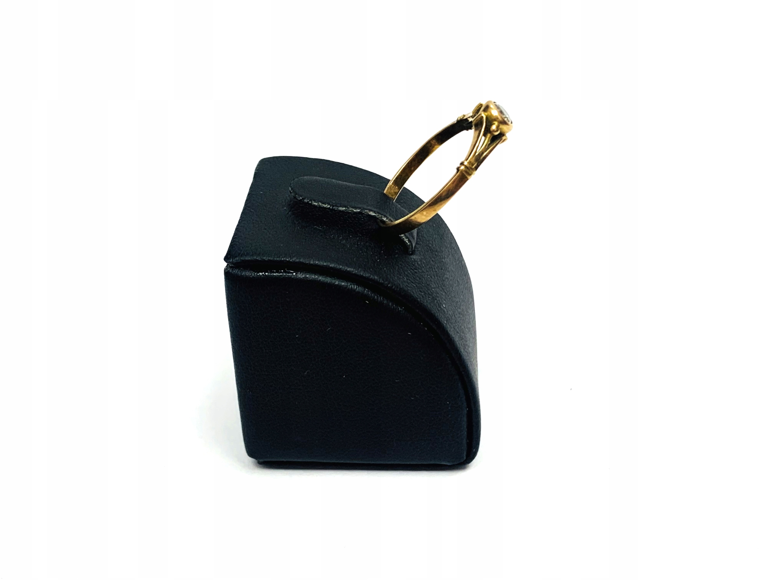 Pierścionek z cyrkonią 585 1,95g interLOMBARD Materiał złoto