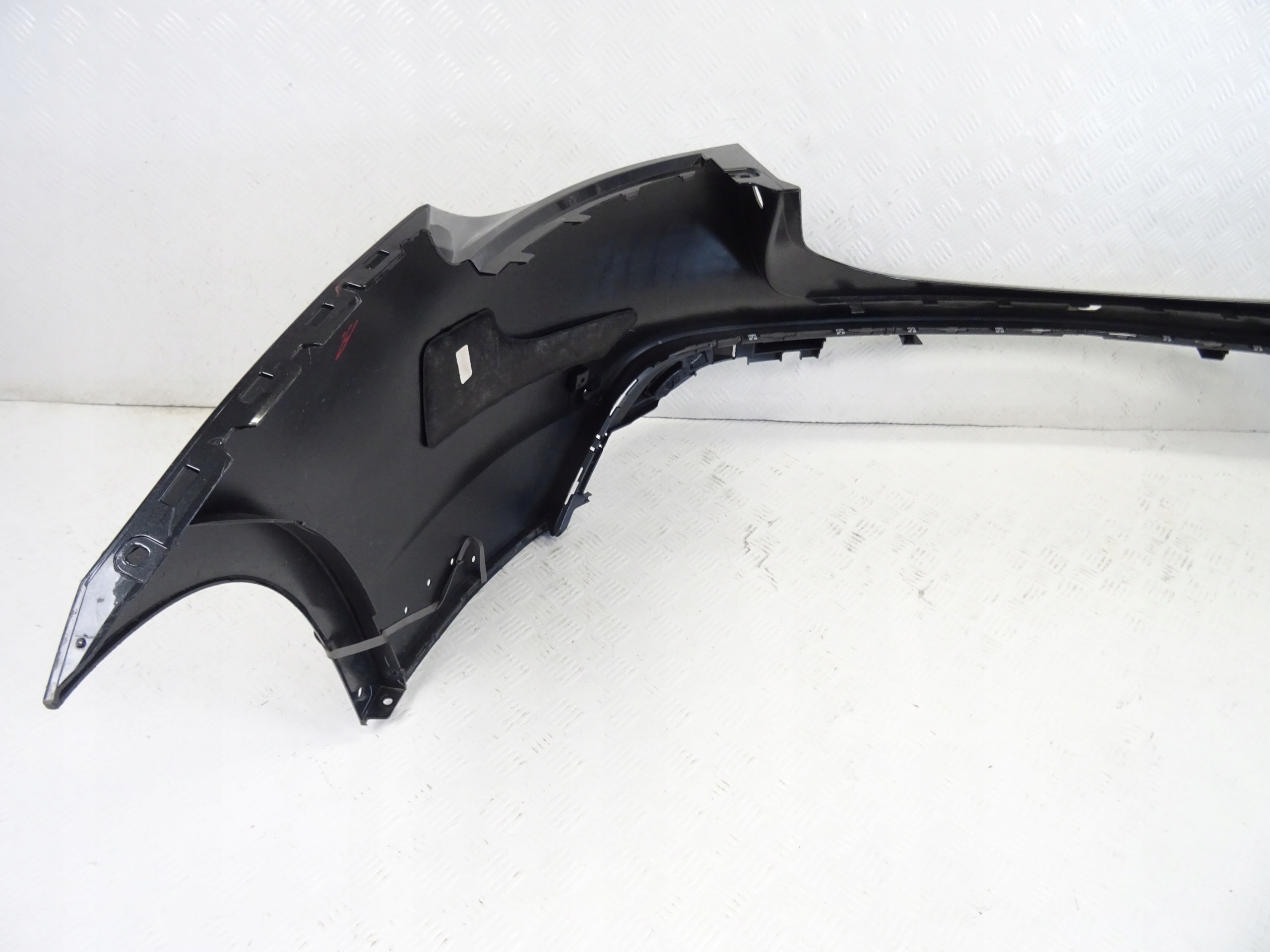 PORSCHE TAYCAN 9J0 bumper rear part tylnii