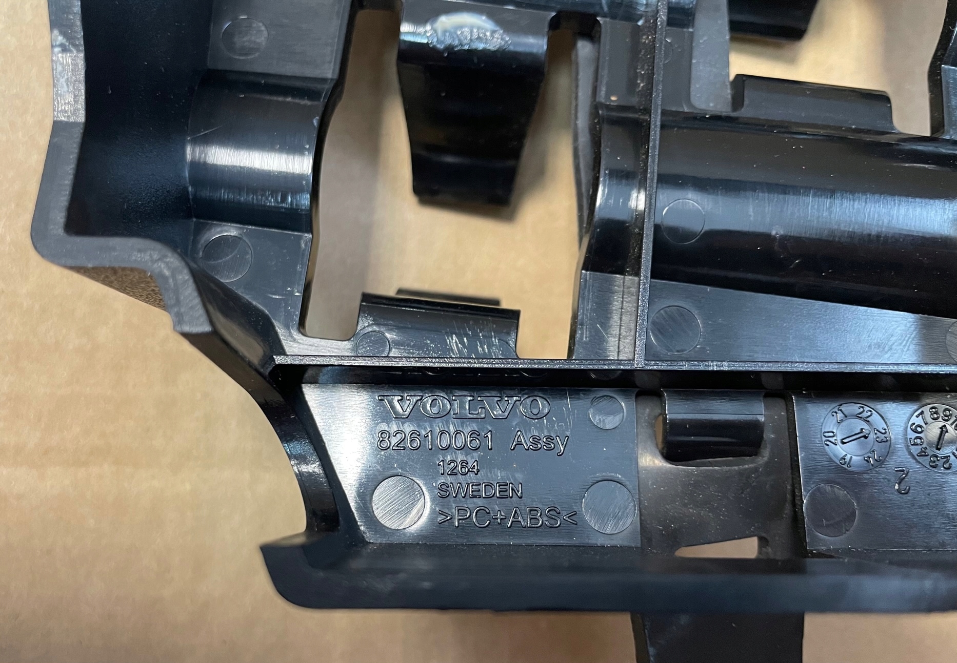Console Support plaque KLUCZA NARZEDZI VOLVO FH5 82610061 B-B