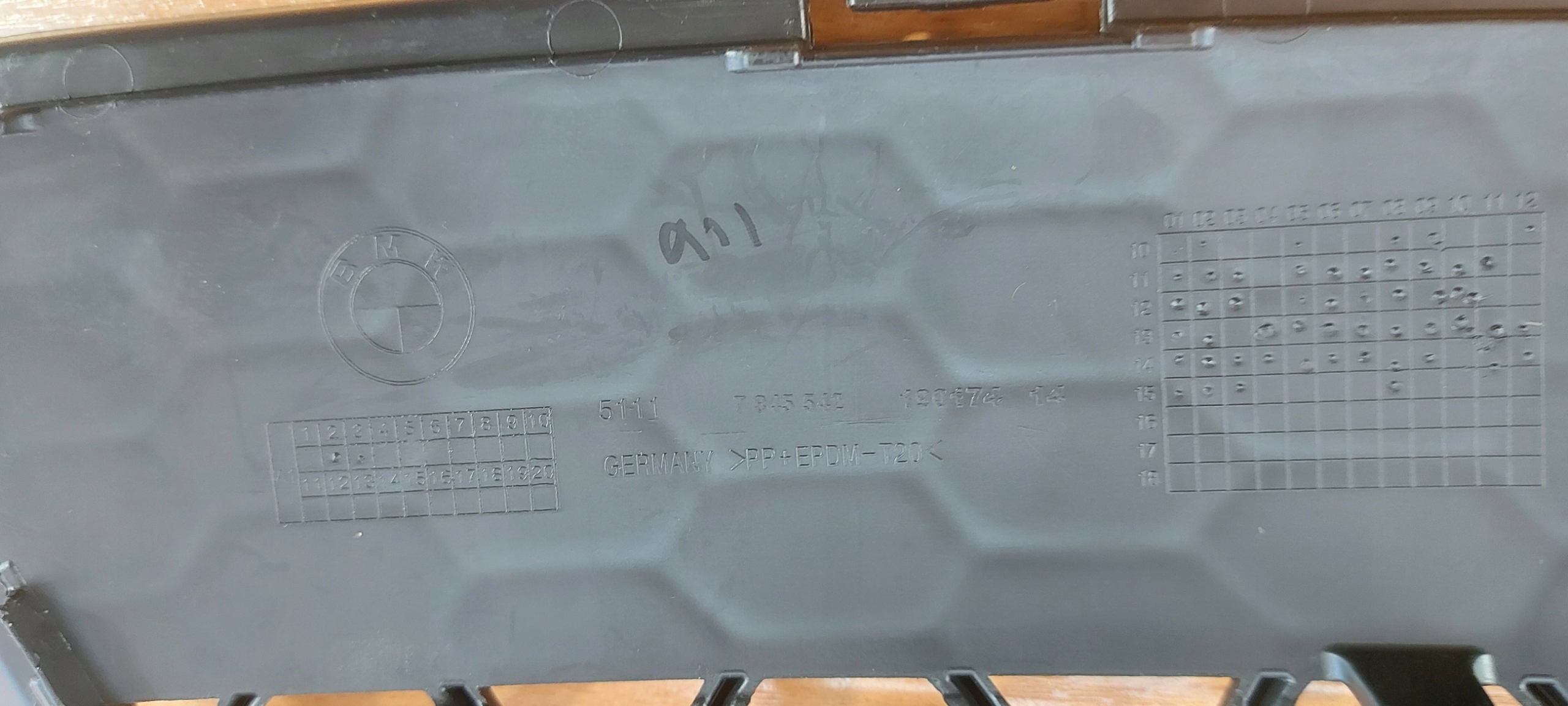 BMW X1 E84 m-packet grid of a bumper new ORG 063