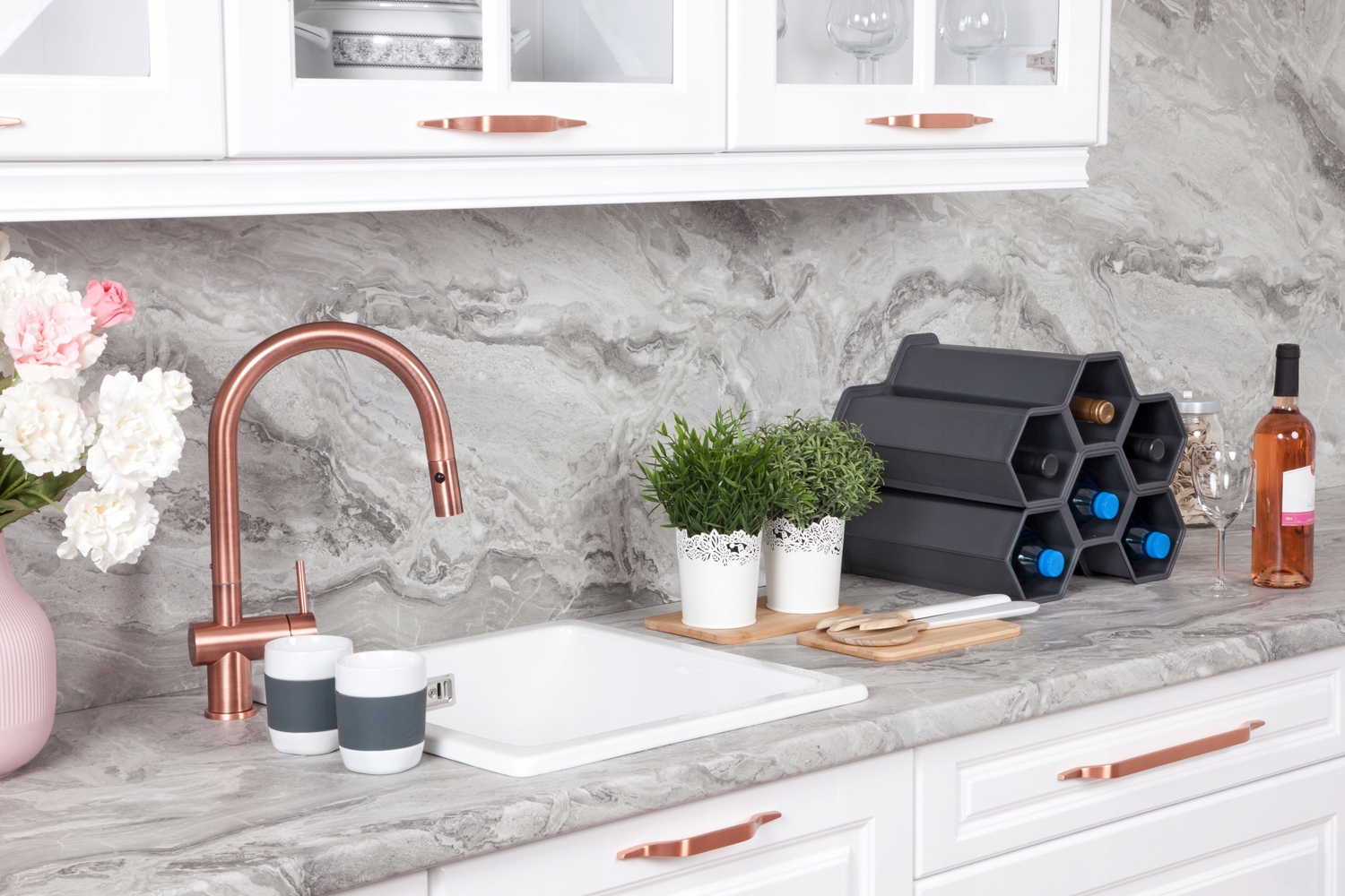 Stojak na wino butelki Qvant antracyt Marka Qvant