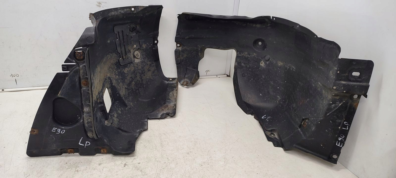 podblatník předek přední levé BMW E90 318i