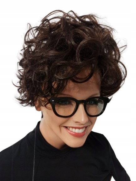 Krátká kudrnatá paruka s ofinou v hnědé barvě Nessaja wigs shop