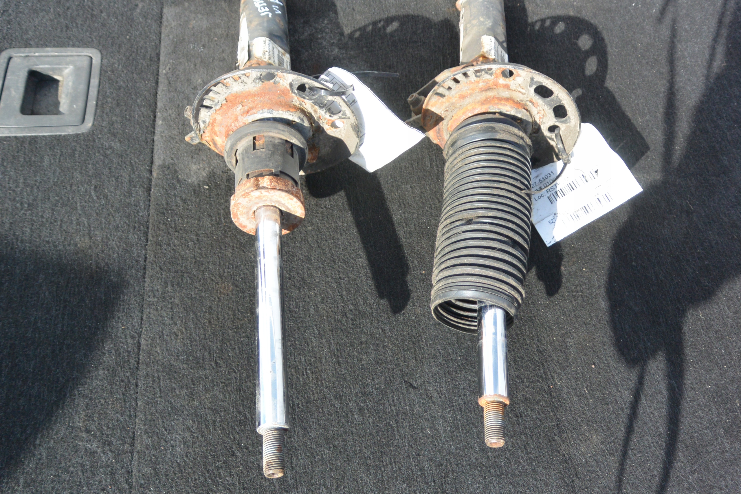 2011-2014 VOLKSWAGEN JETTA SPORTWAGEN shock absorber right left front original