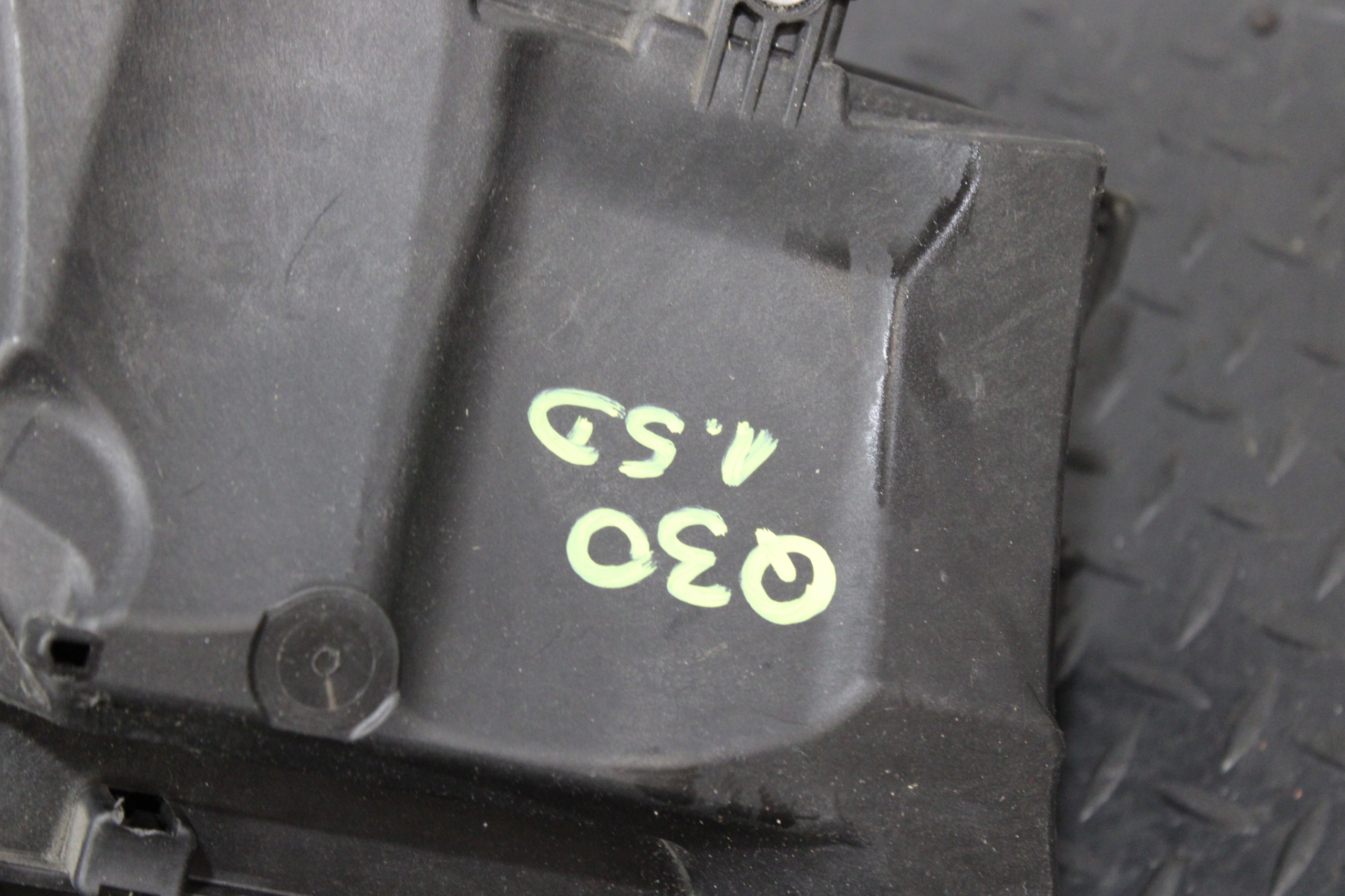Boîte Module fusibles INFINITI Q30