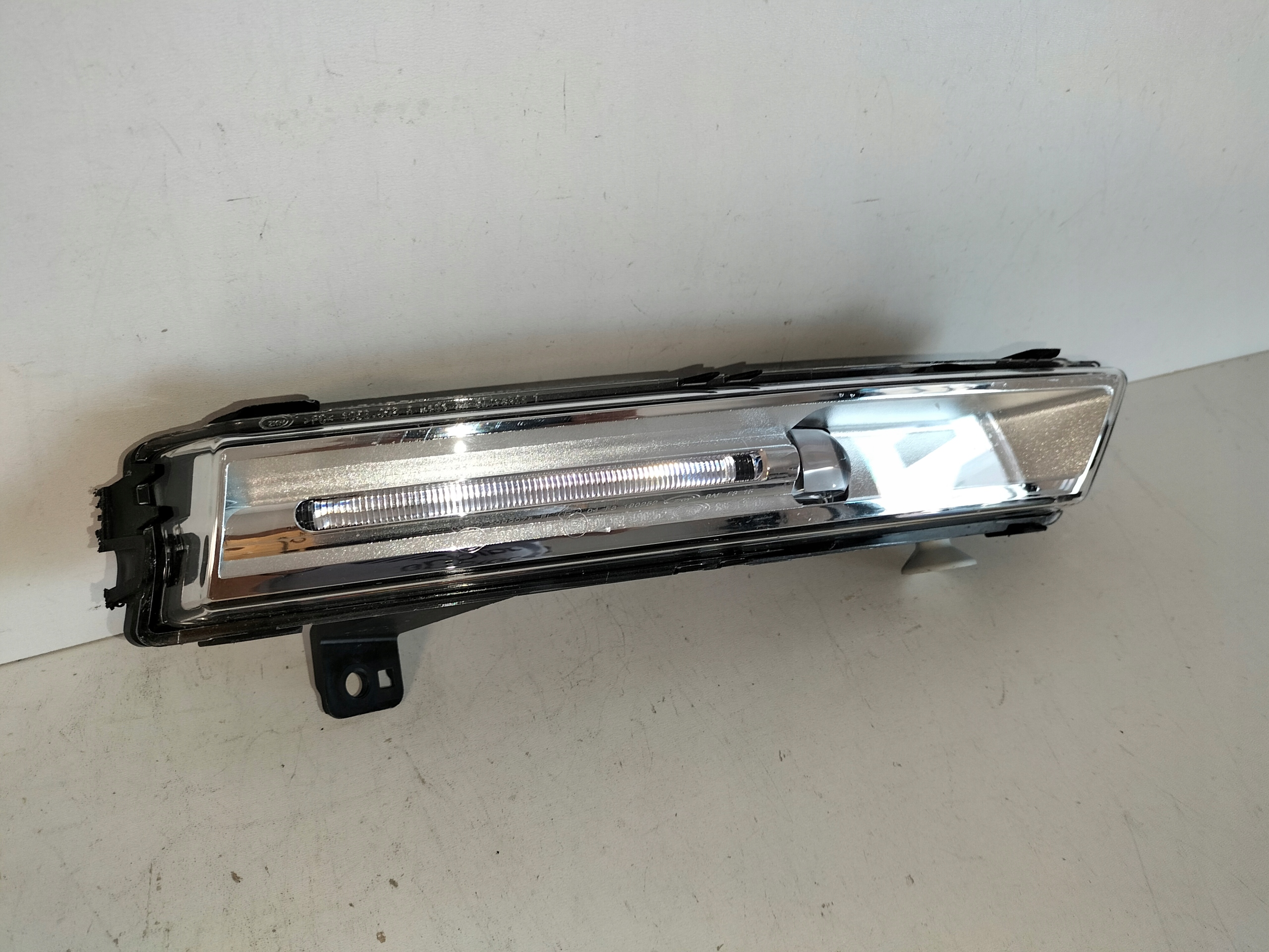 fog light light right JAGUAR F-PACE 16- LED
