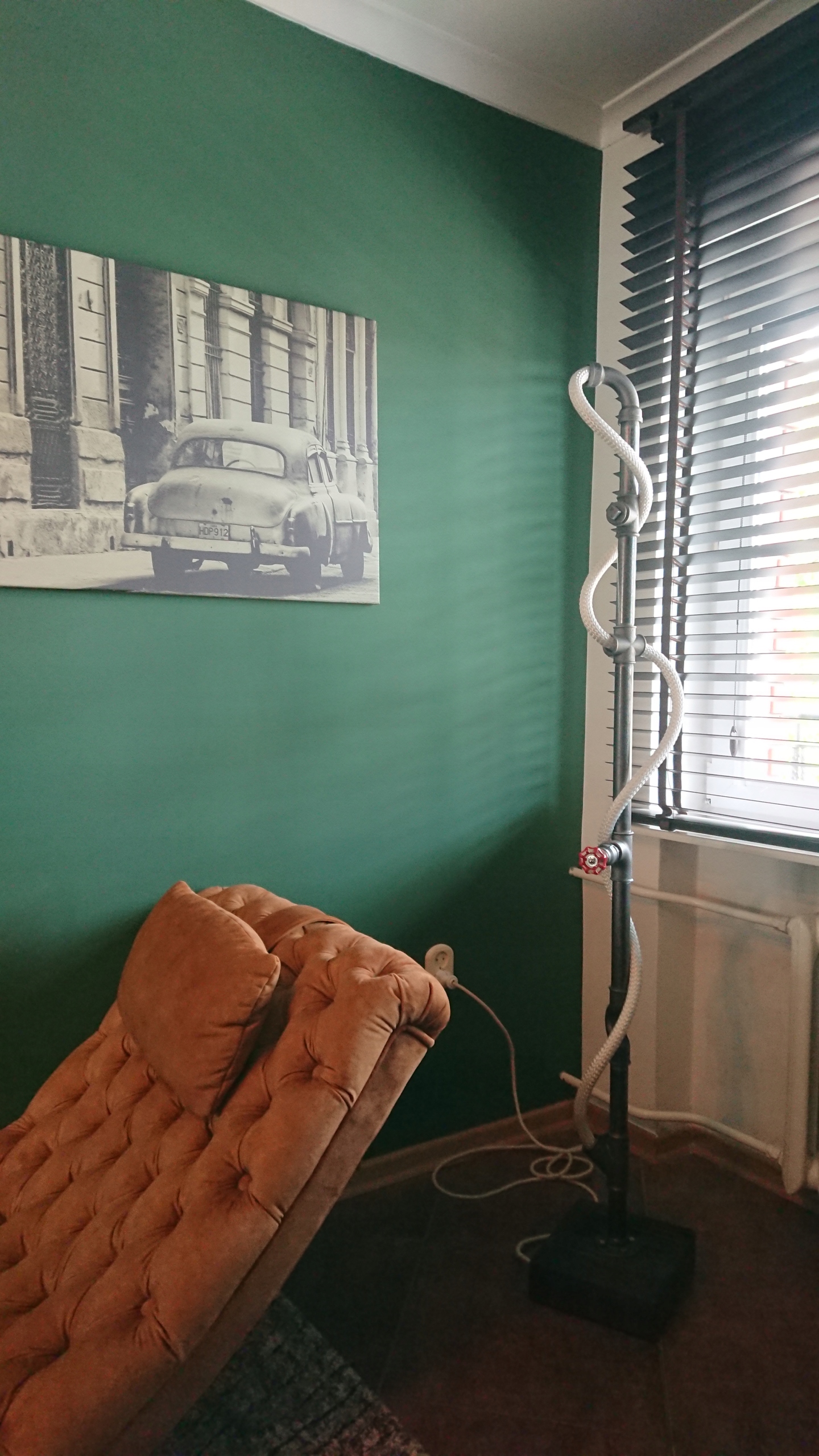 Loftová Stojací Lampa, dřevo, trubky, ruční práce