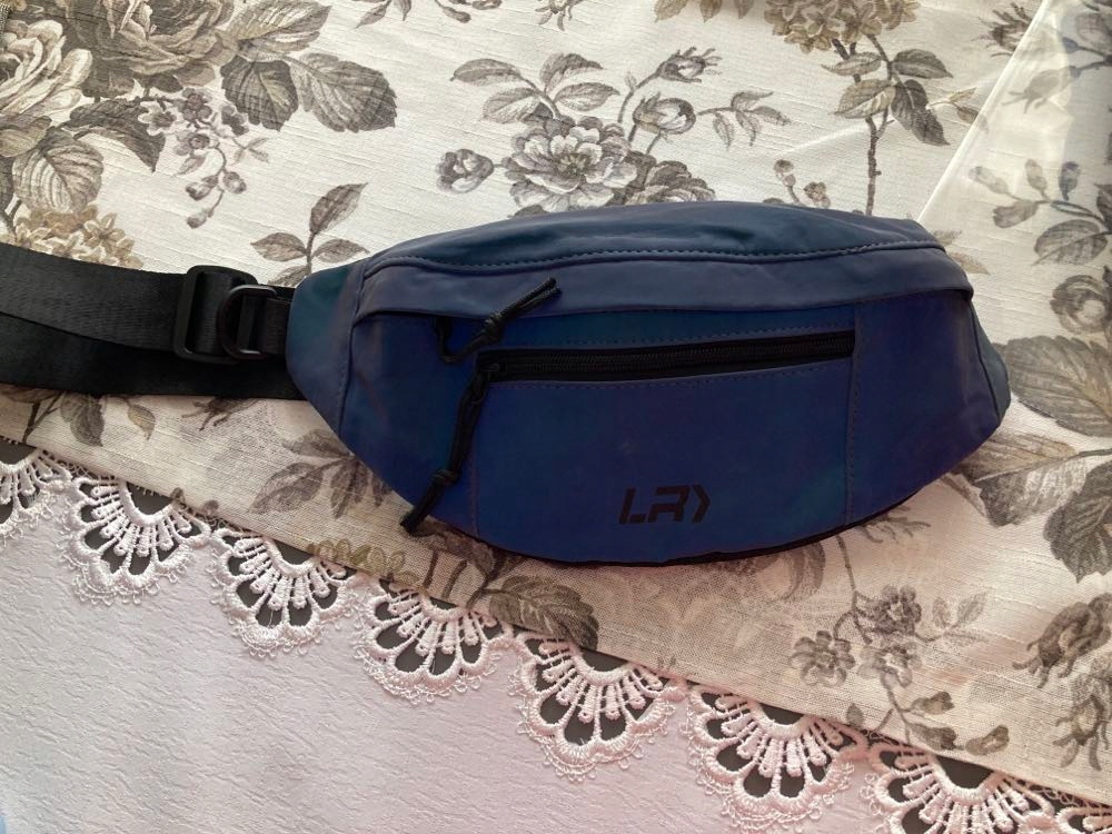 Torebka nerka saszetka niebieska Kolor niebieski