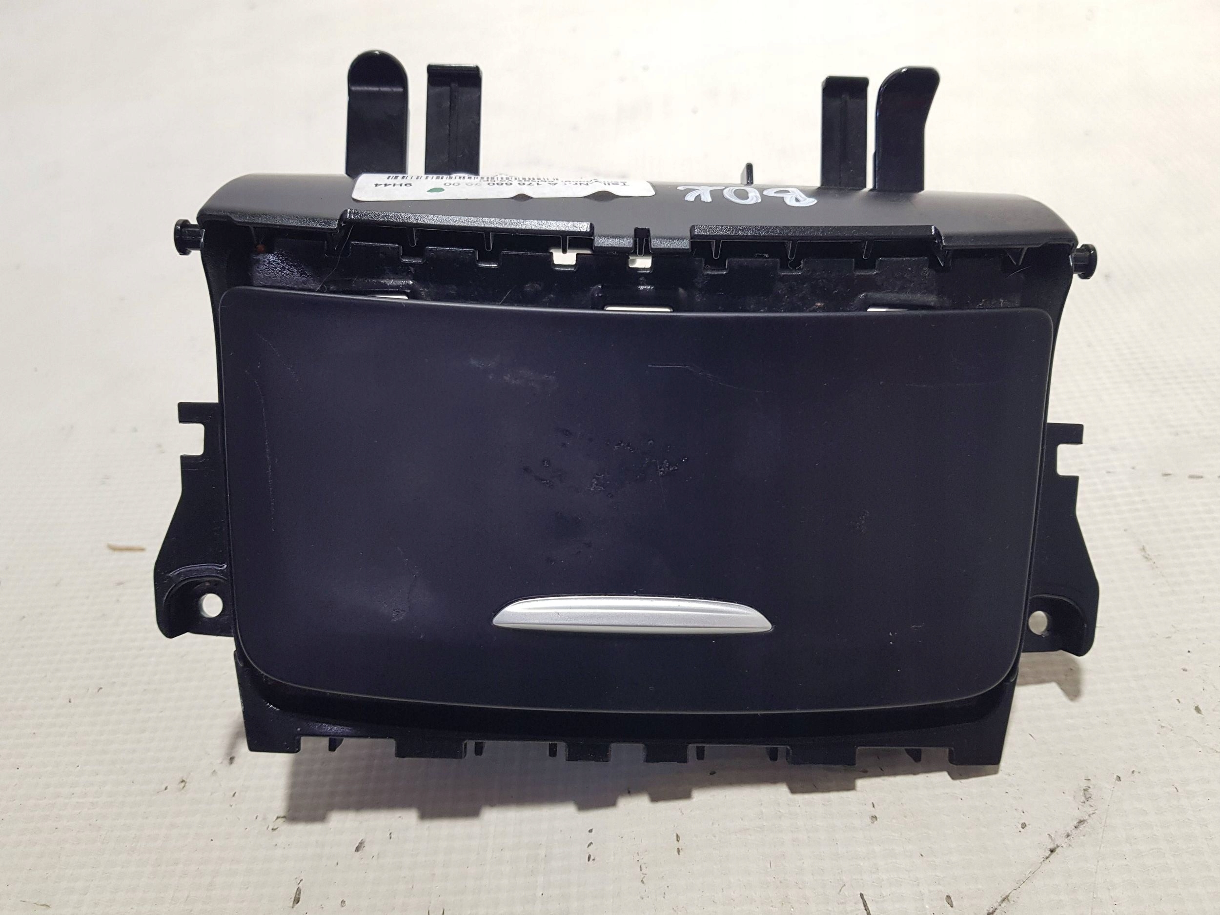 ashtray front front Mercedes CLA C117 X117 W117 W176 A1766802000