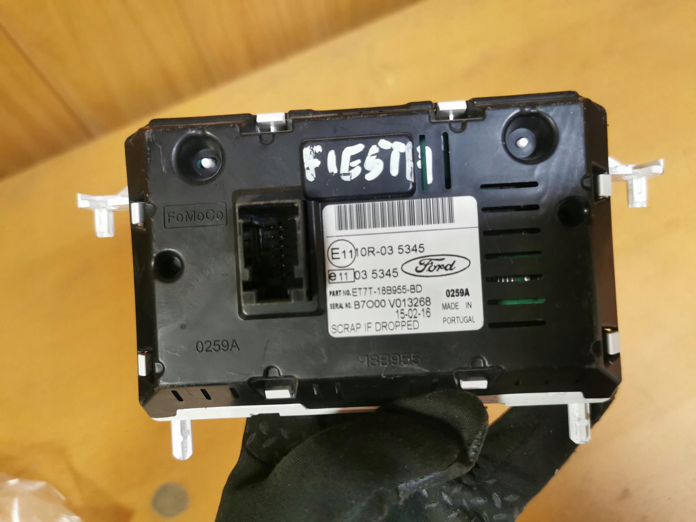 display FORD FIESTA MK7 ET7T-18B955-BD
