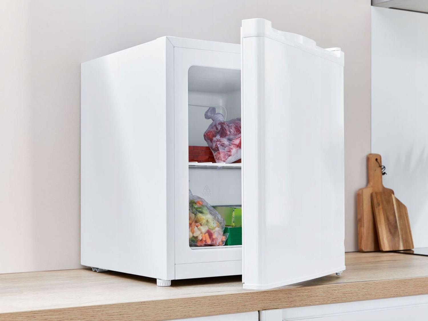 Zamrażarka Mini Wolnostojąca Silvercrest 33L model SMG 33 A2 Kolor dominujący biały