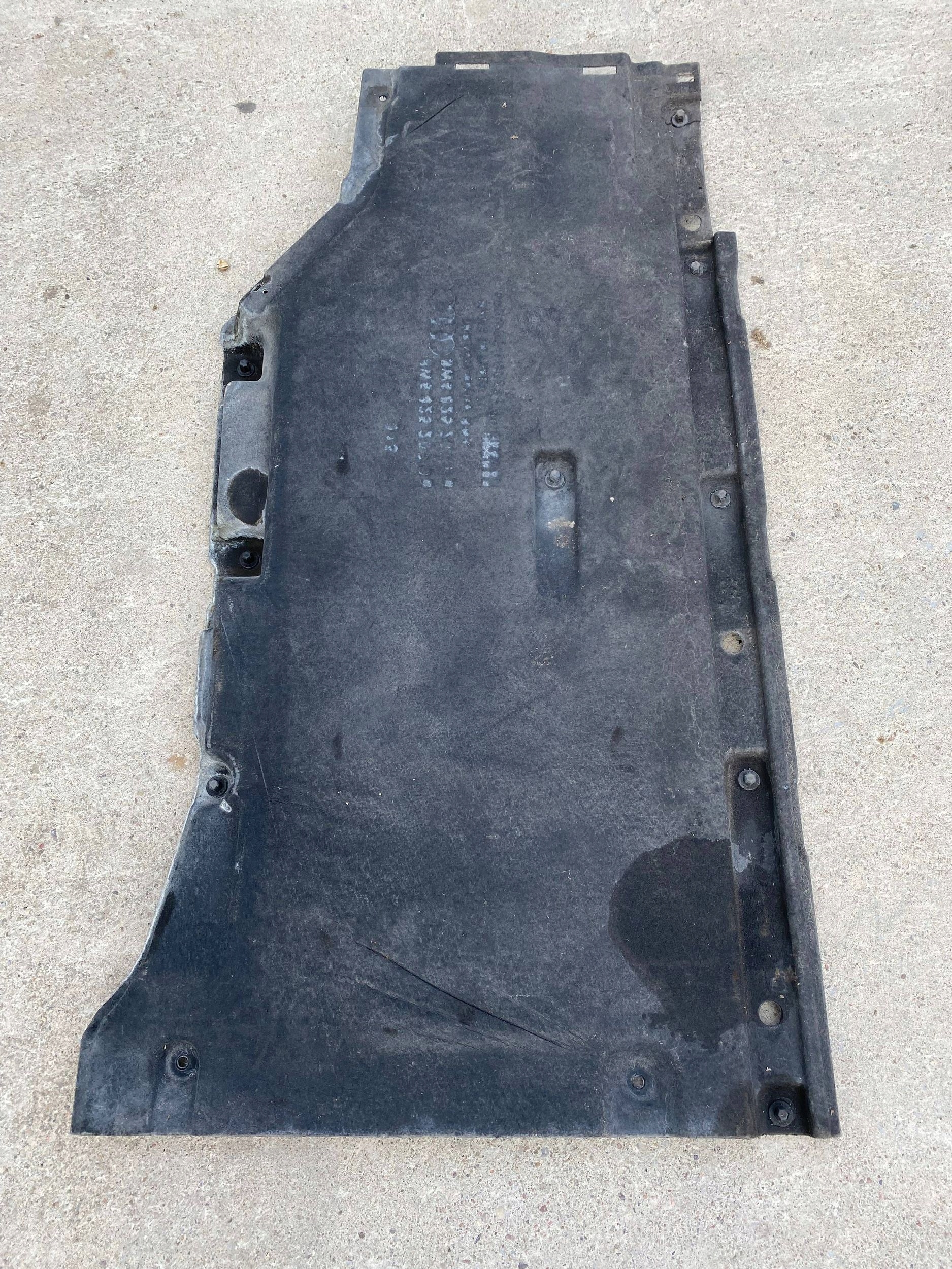 AUDI A5 8W abdeckung Blende Abdeckung Unterfahrschutz links 8W6825207D